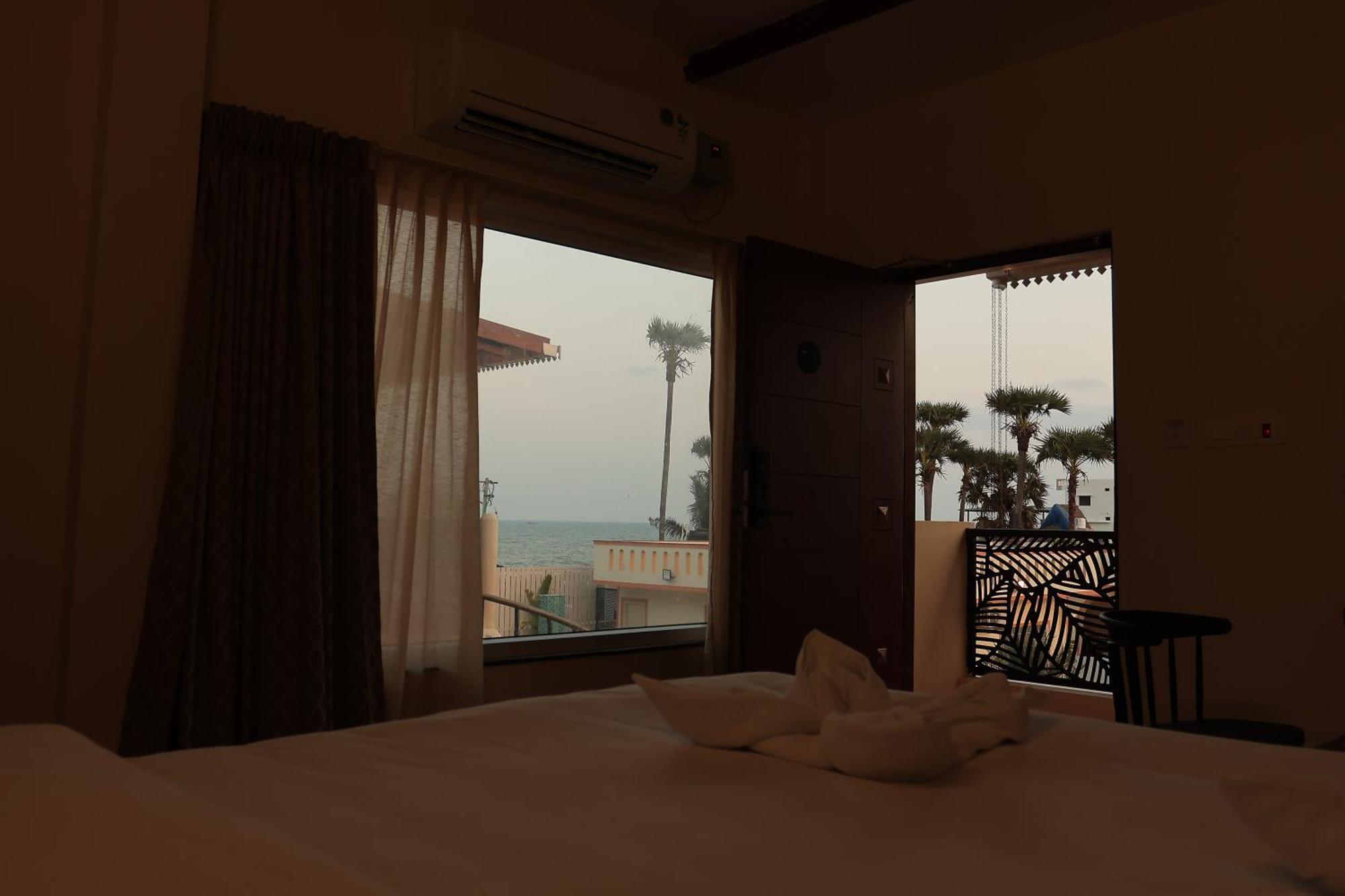 Studio with Sea View