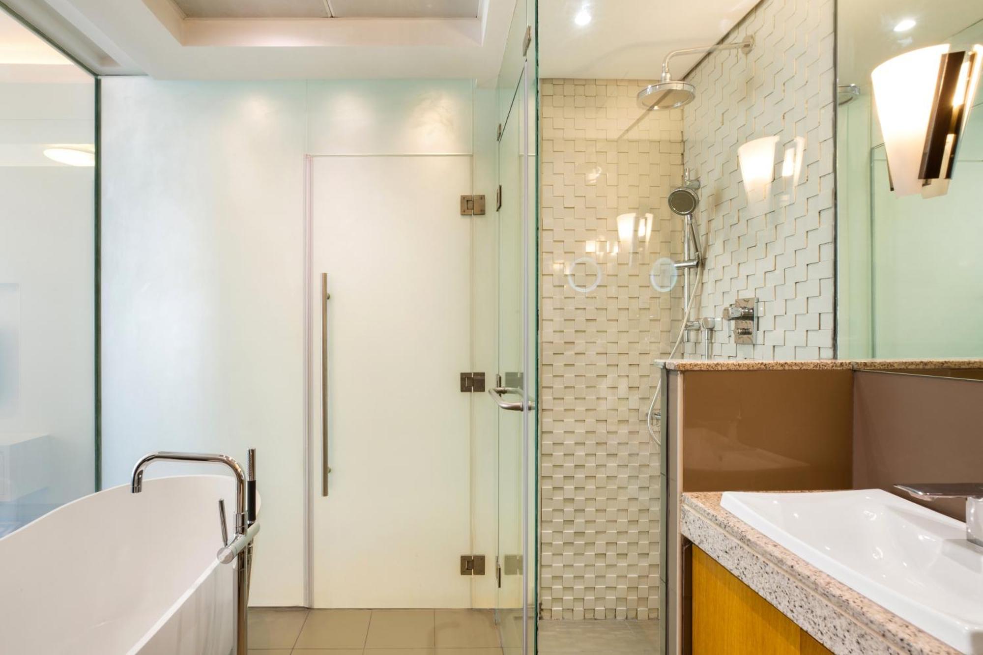 Junior Suite with 20% Discount on Laundry and 15% Discount on Food & Beverage,1636780111:JPEG