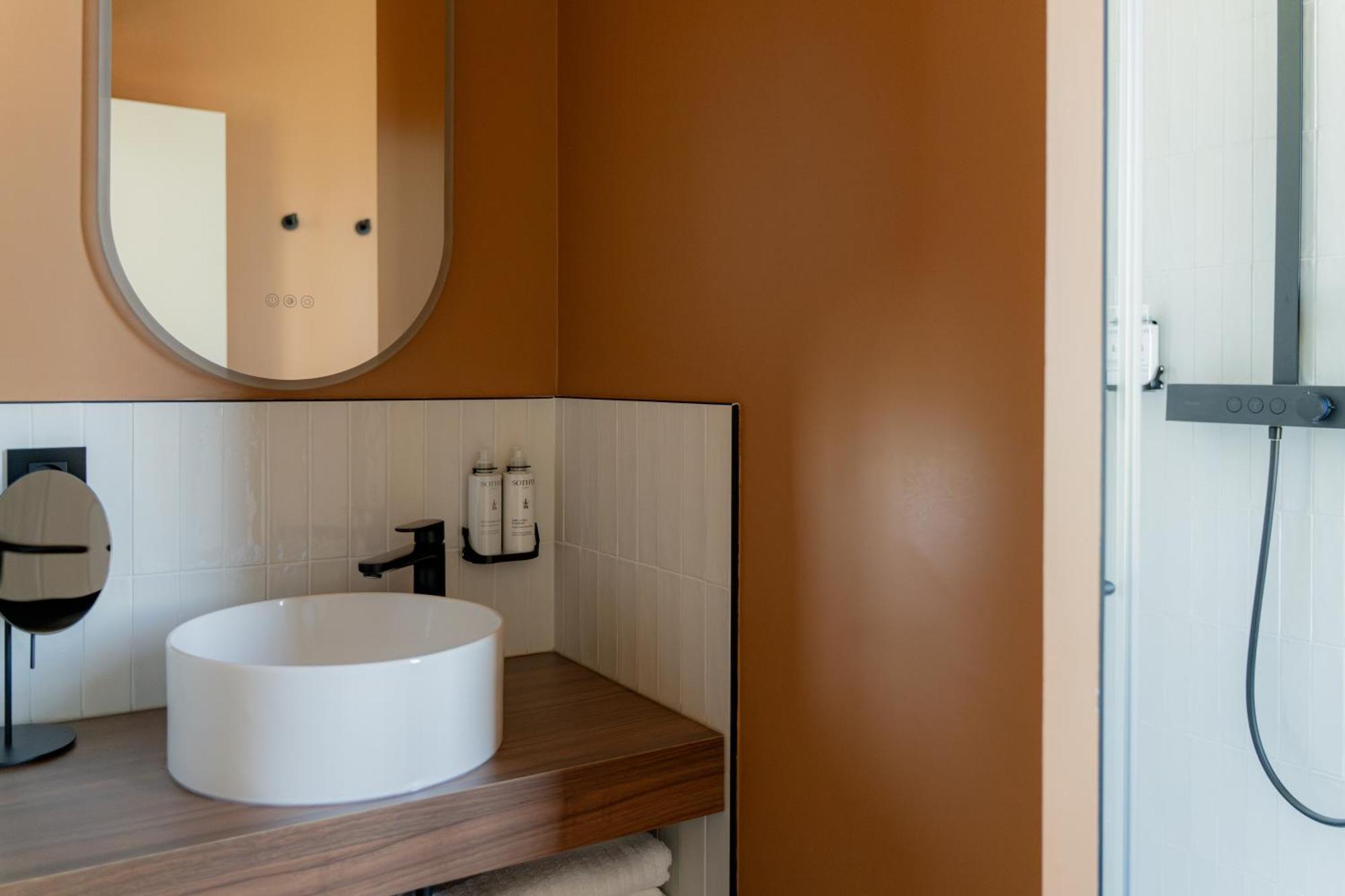 Deluxe Junior Suite - Rhone View