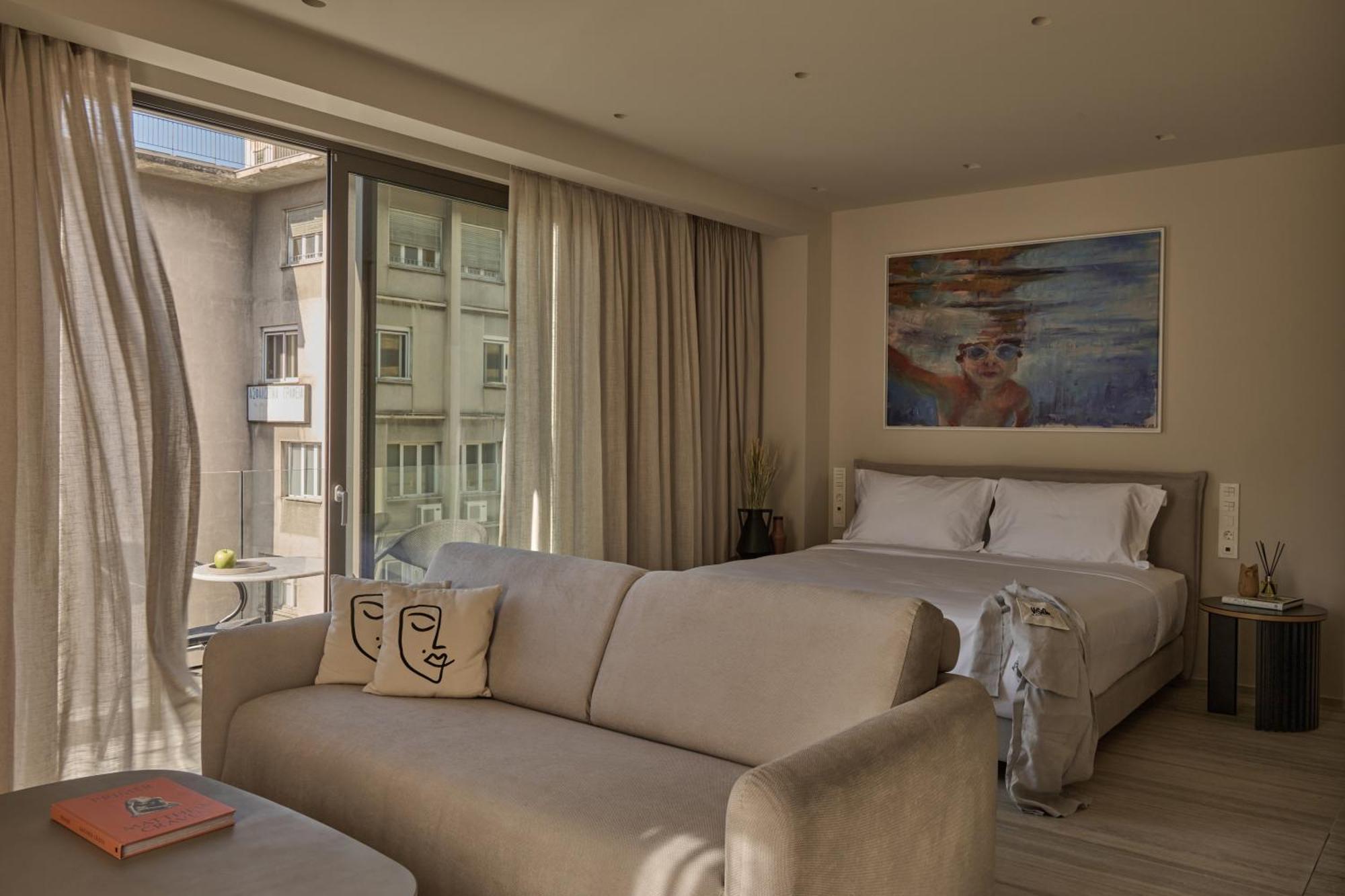Deluxe King Suite