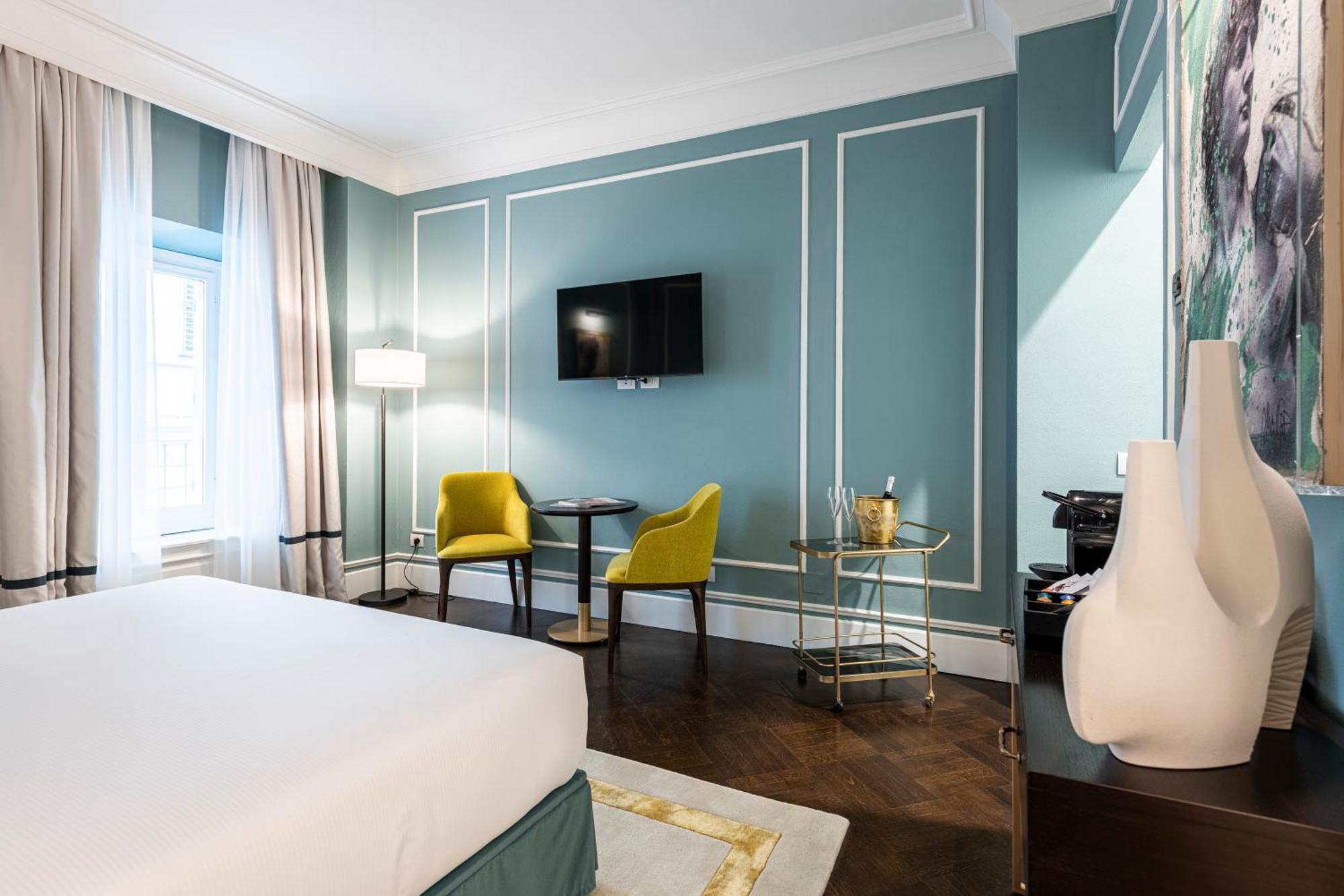 Superior King Room