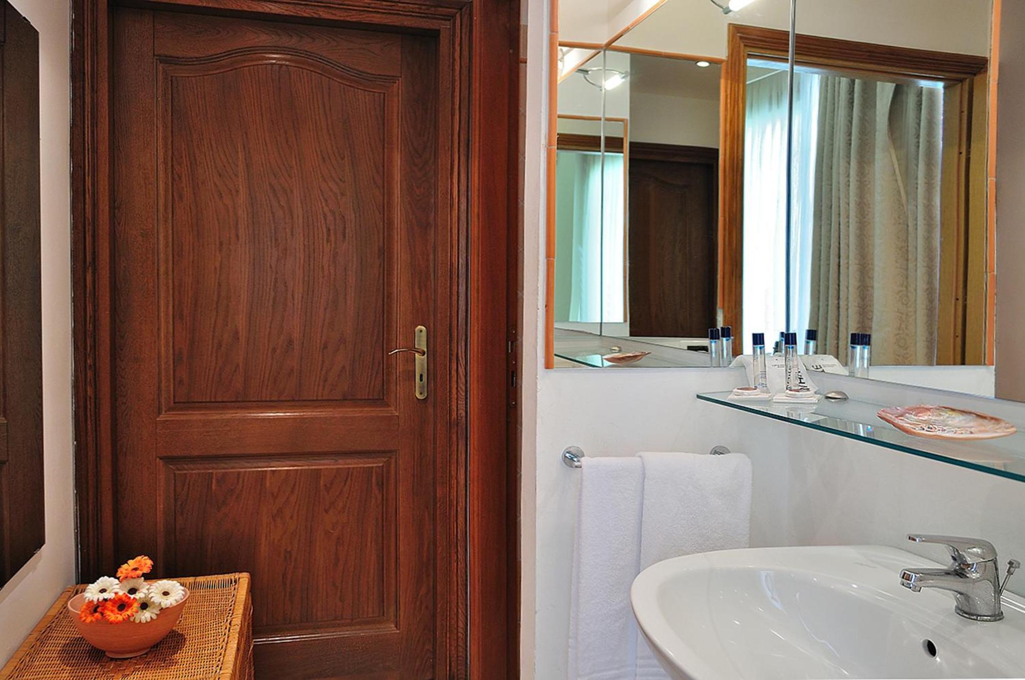 Double or Twin Room with Garden Access