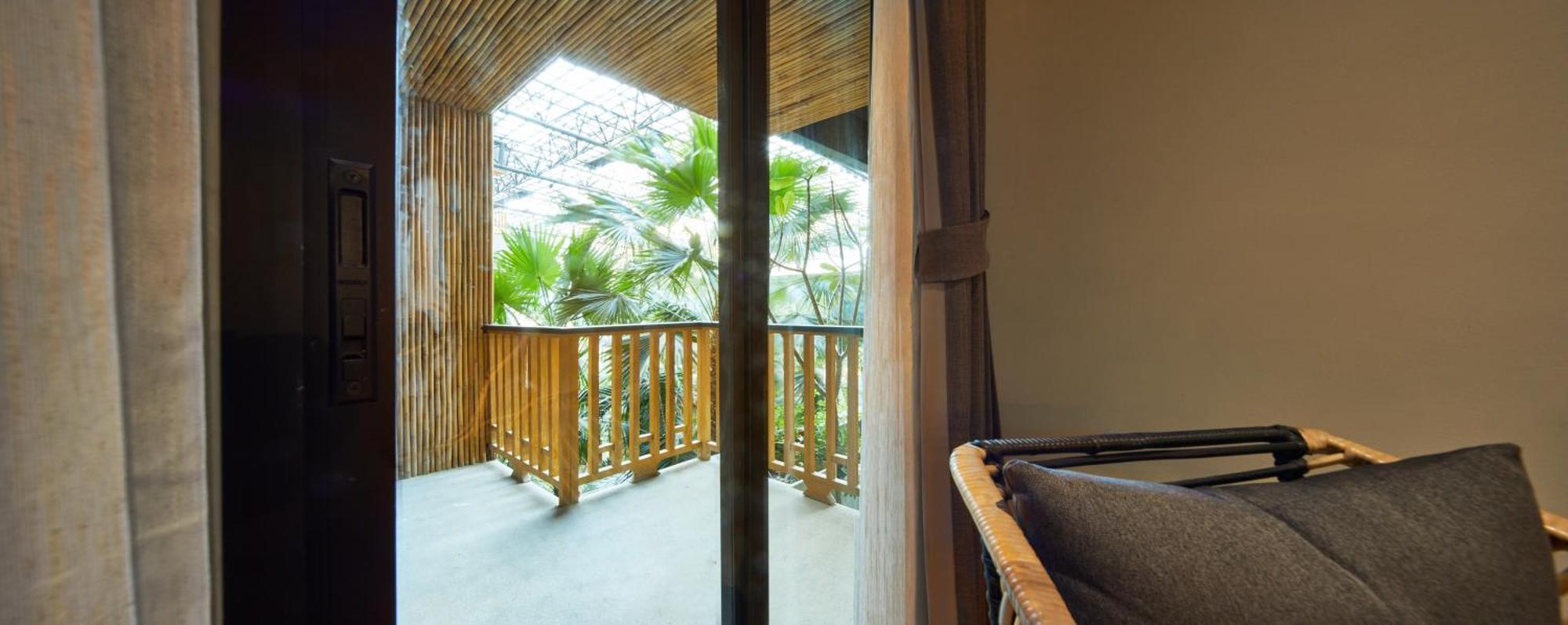 Twin Room with Balcony