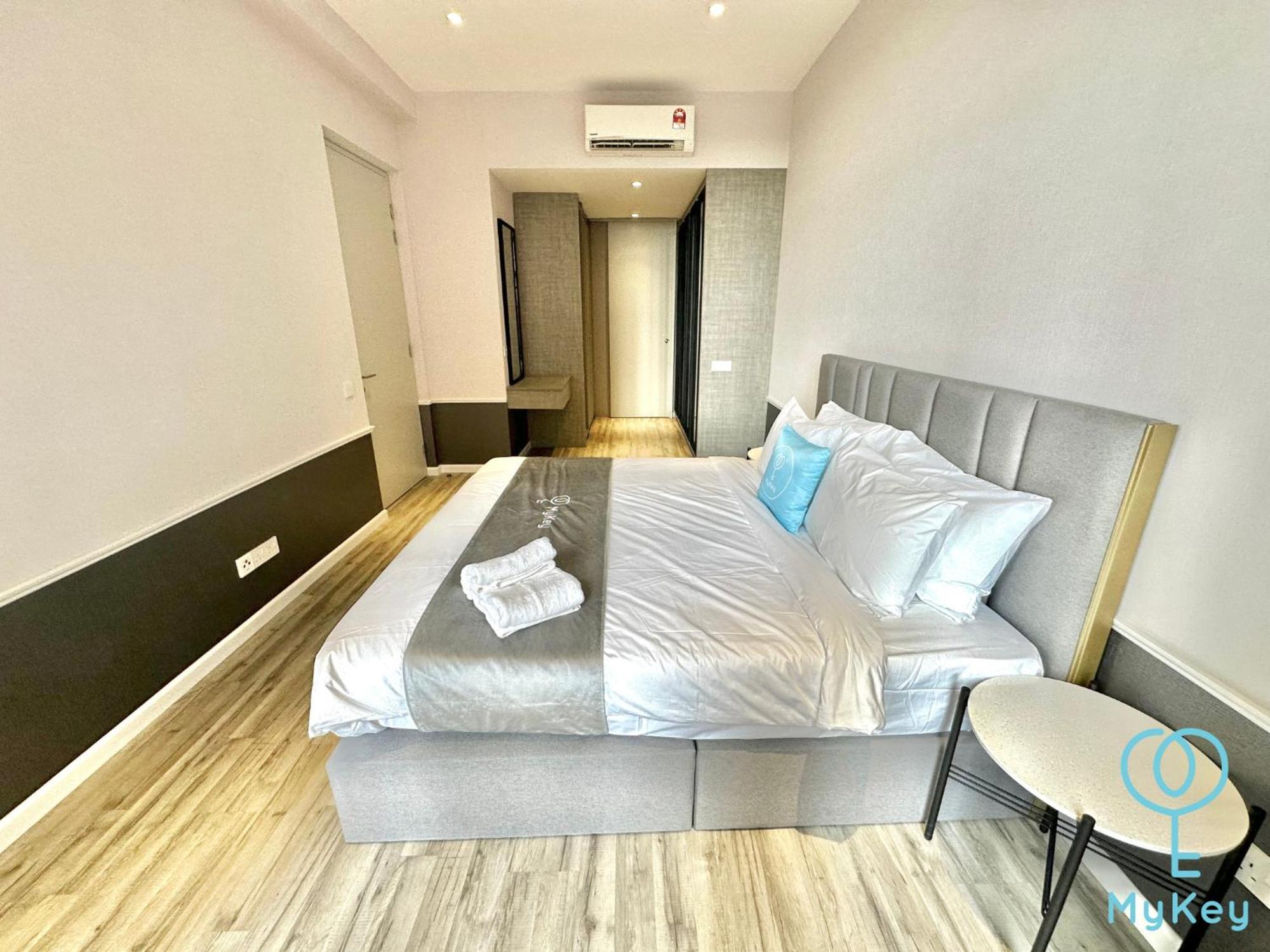 1 Bedroom Suites with Bathtub