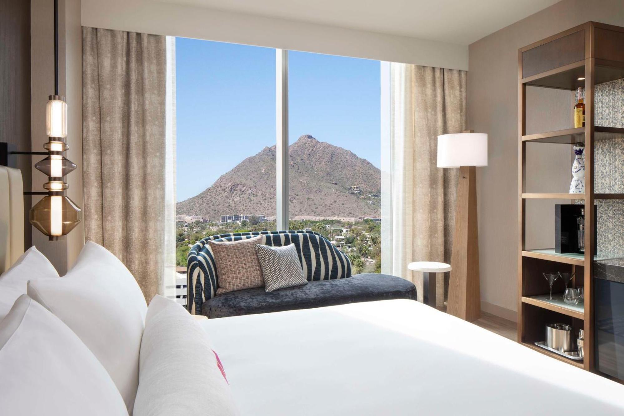 King Room - Mountain View - Hearing Accessible