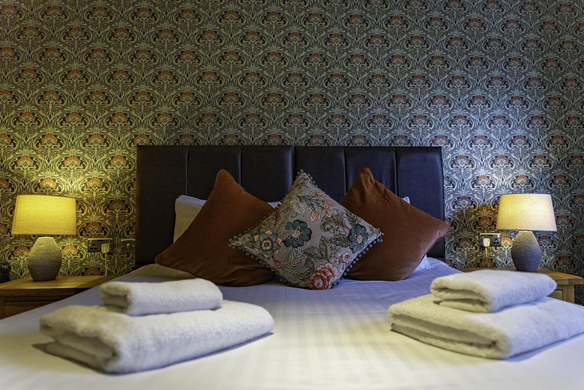 Double or Twin Room with Private Bathroom