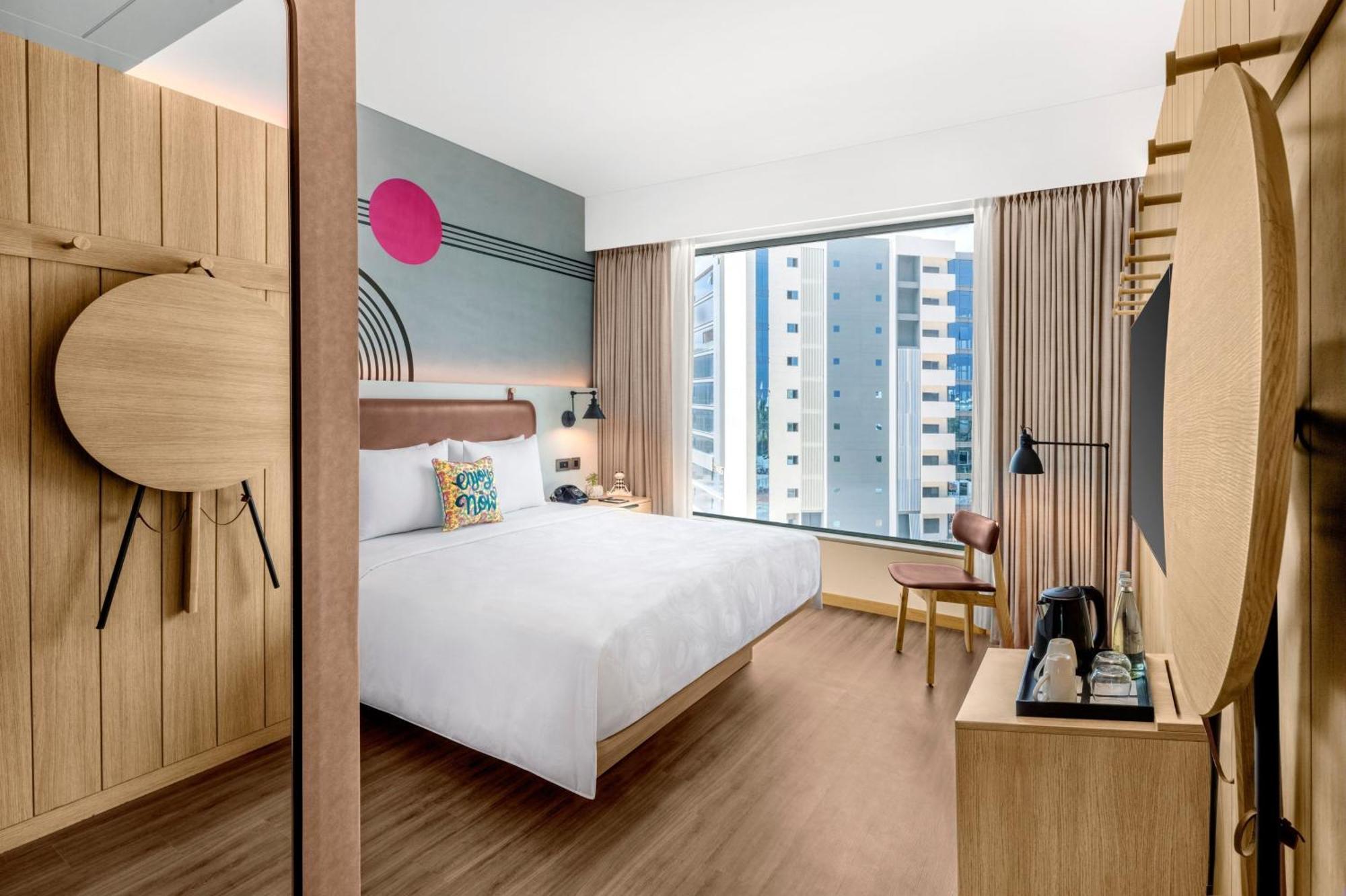 Moxy Sleeper Queen Room with City View