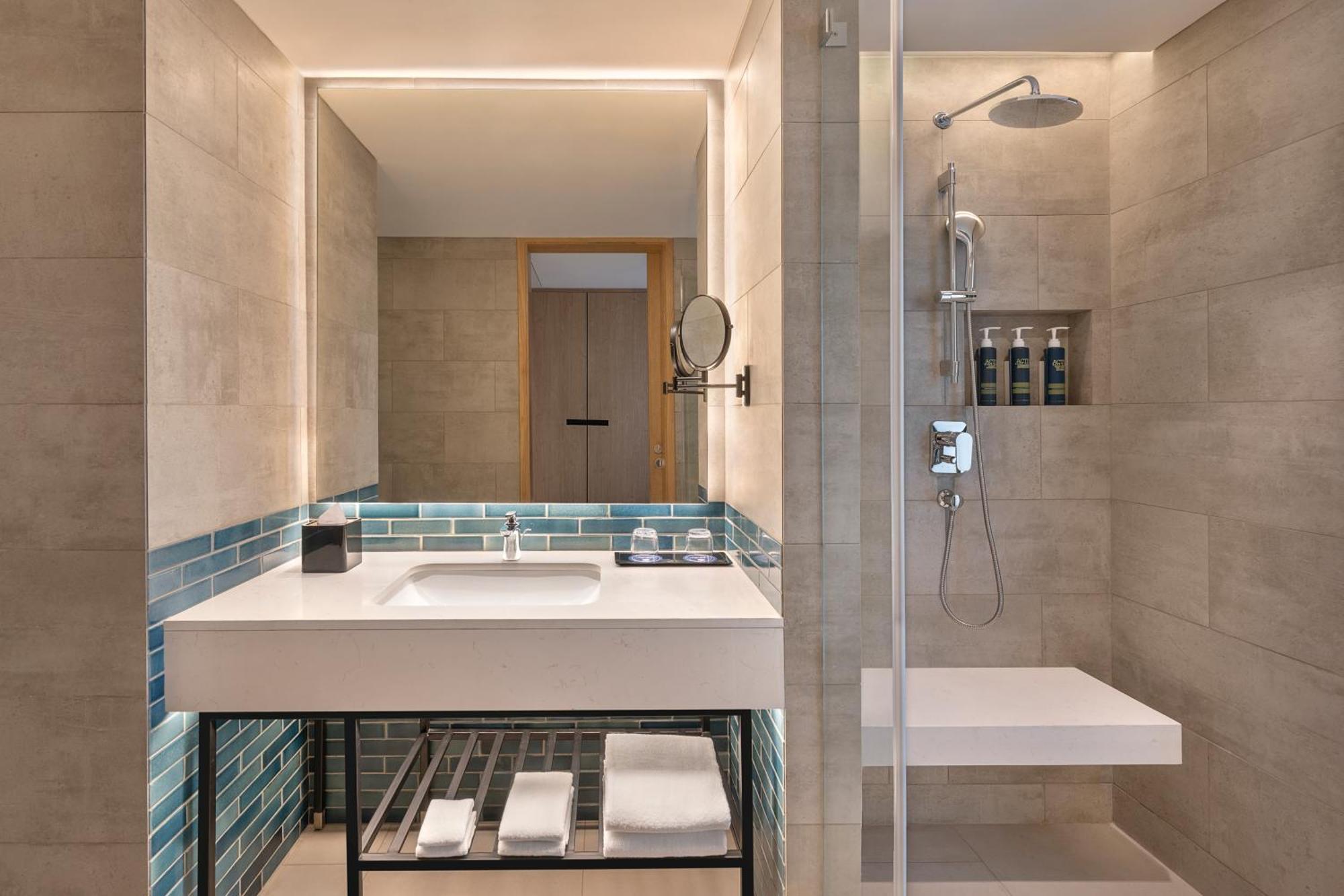Deluxe Twin Room with City View