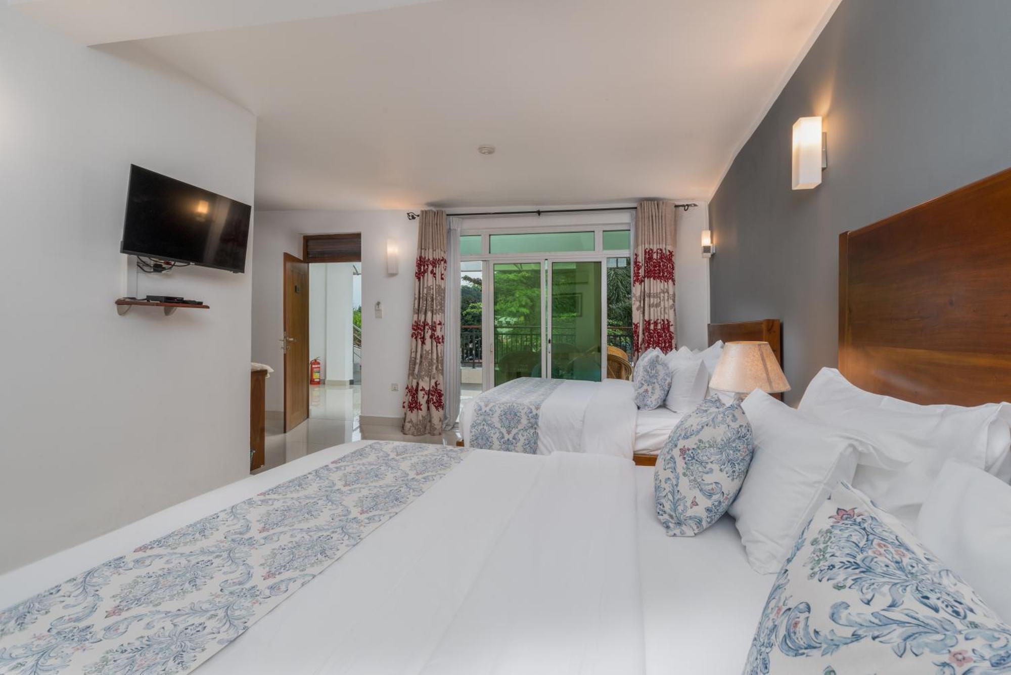 Deluxe Family Room