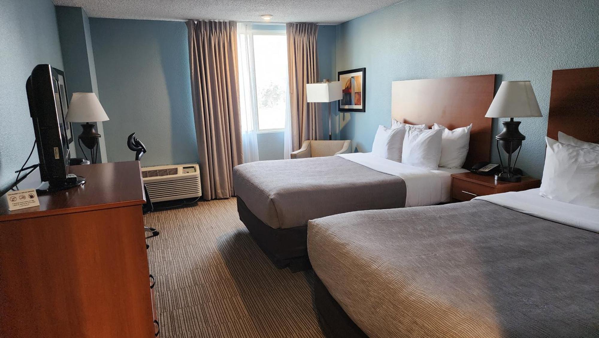 Executive Queen Room with Two Queen Beds - Non-Smoking/No Pets