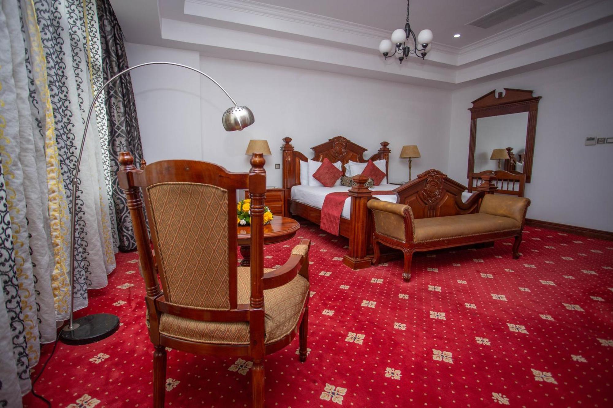 Deluxe Suite