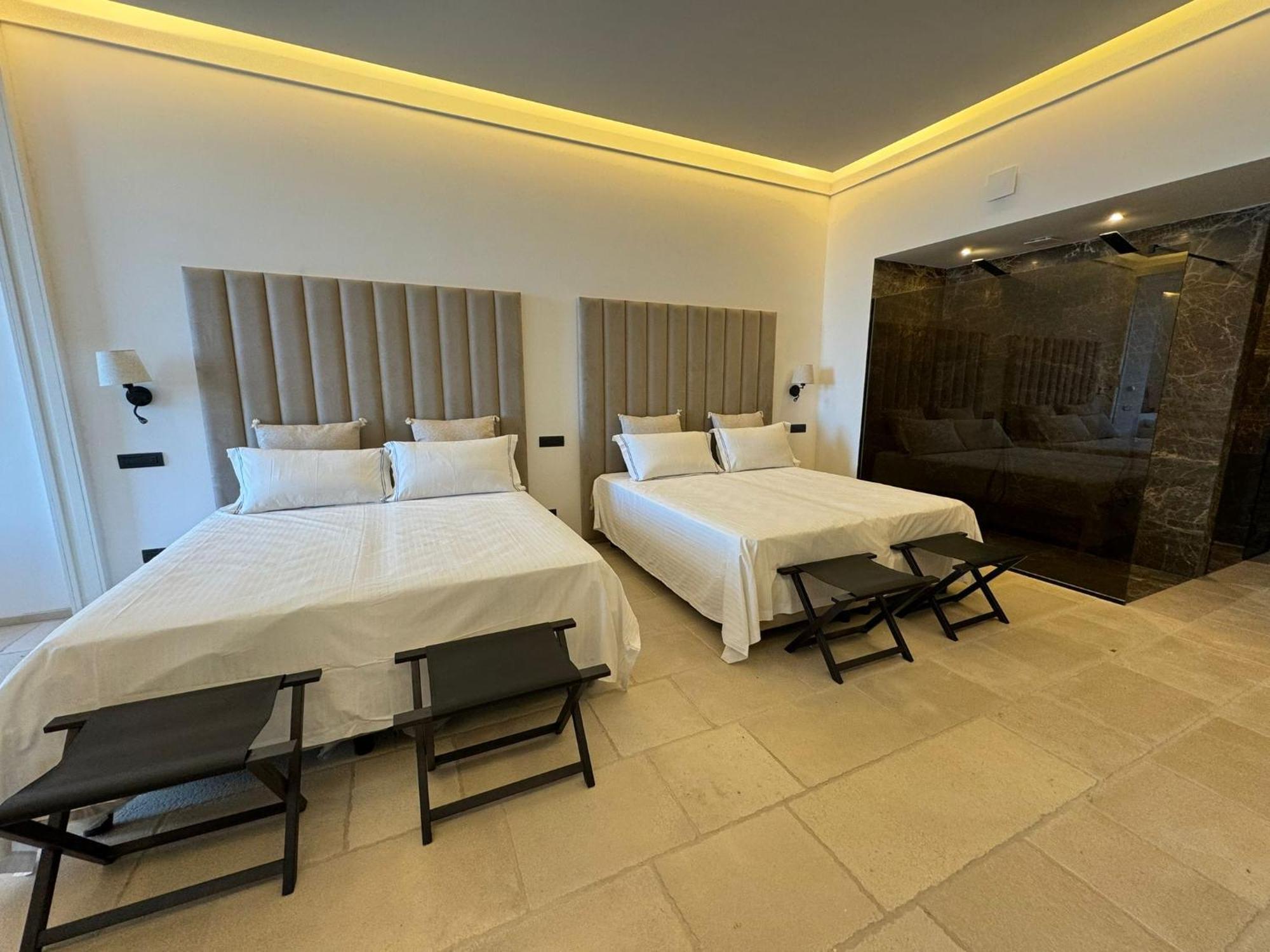 Deluxe Double Room with Balcony and Sea View