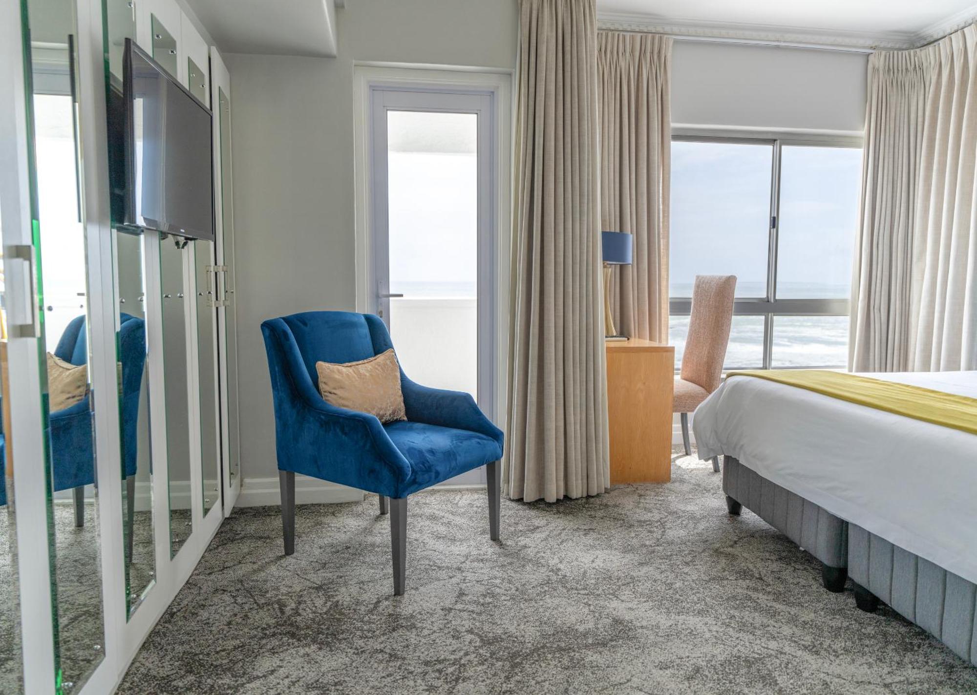 Superior Two-Bedroom Suite with Sea View