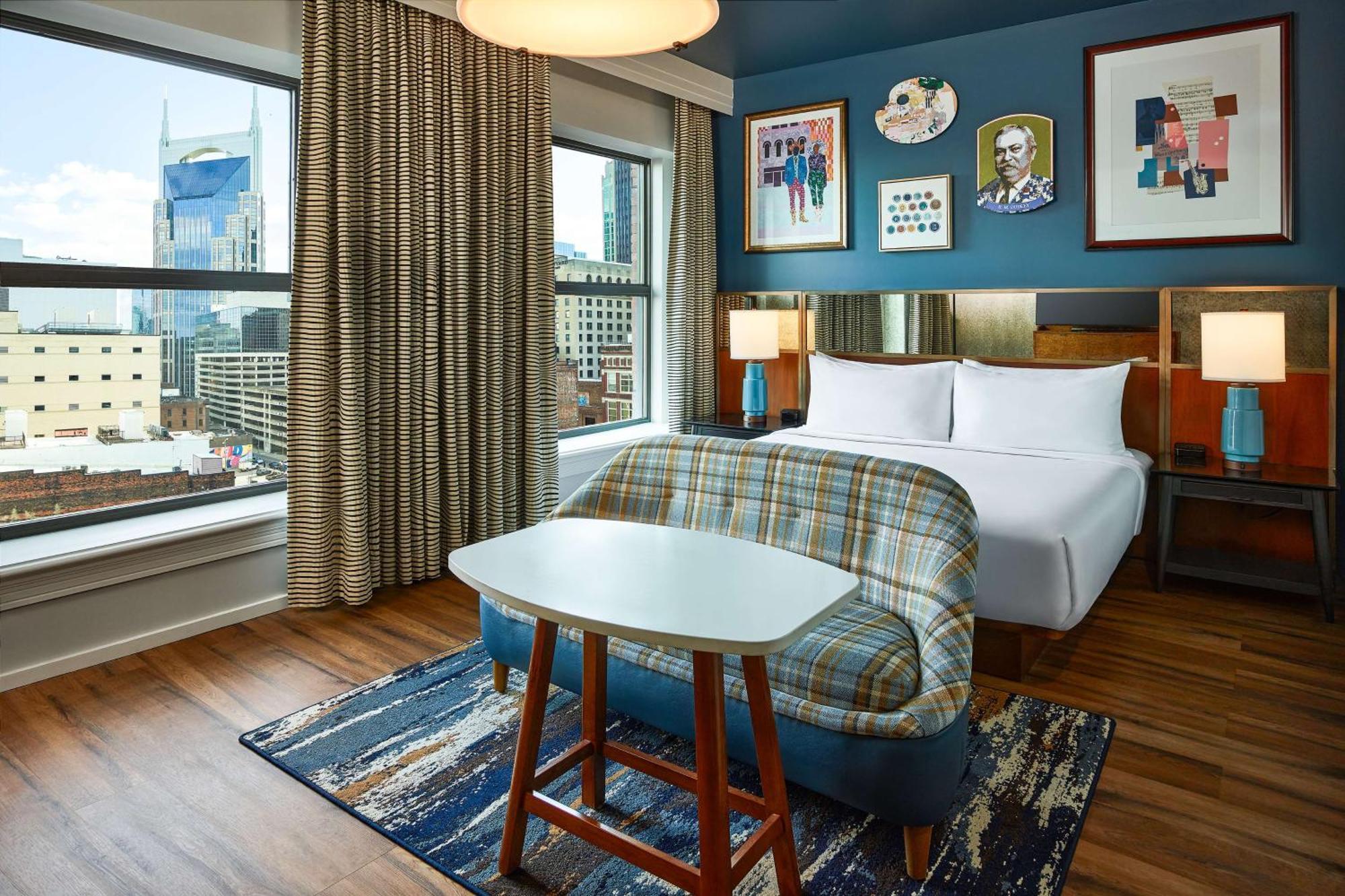 Deluxe King Room