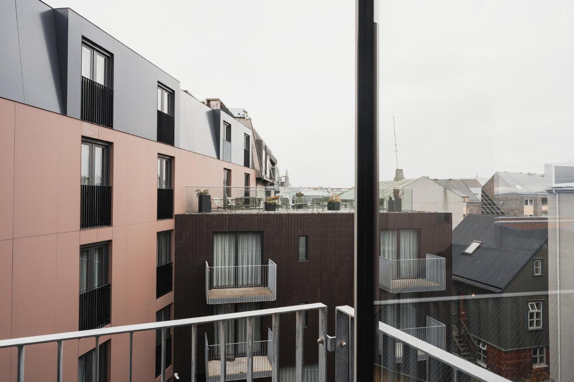 Suite with Harbor View and with Sauna and Gym Access