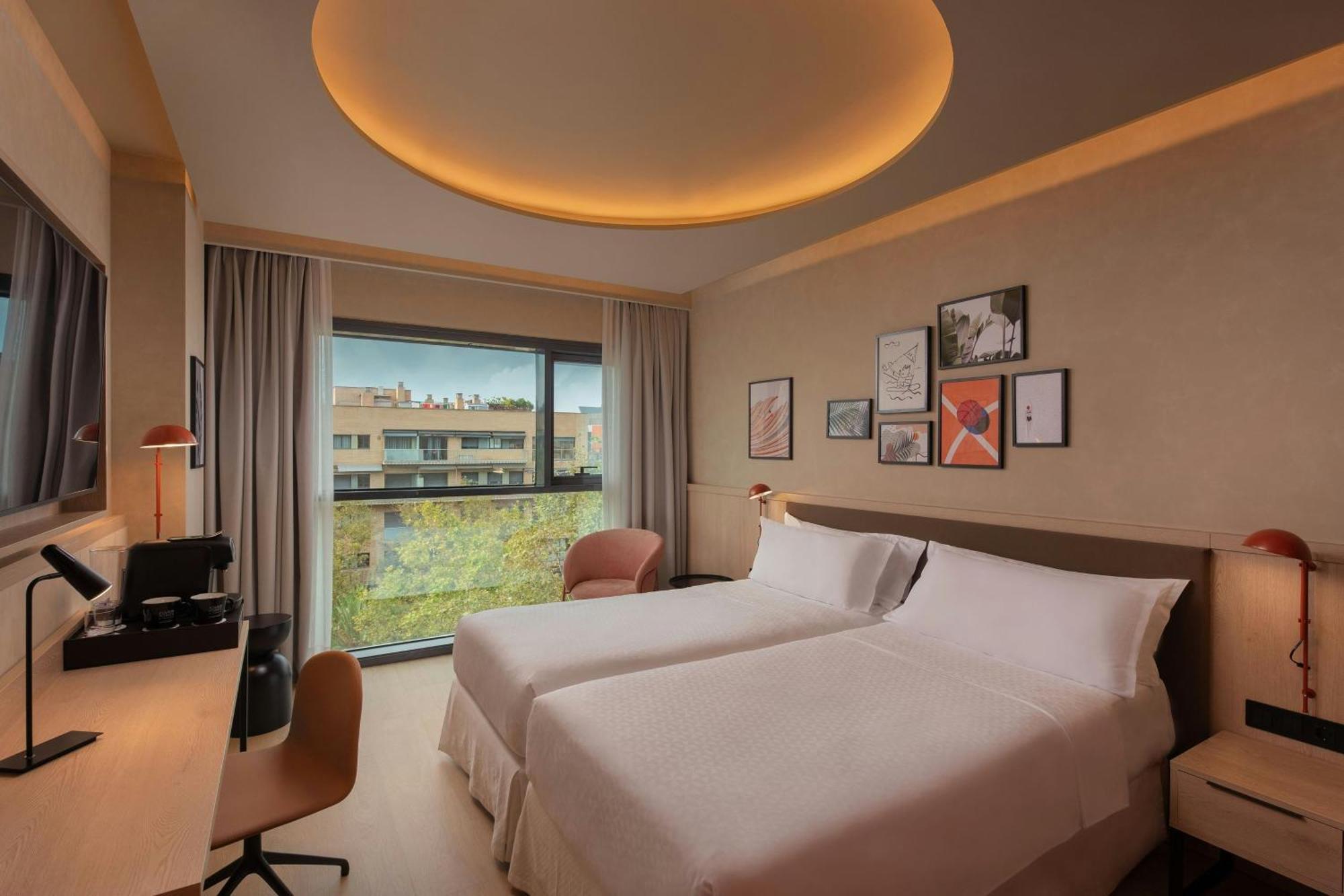 Preferred Twin Room with City View
