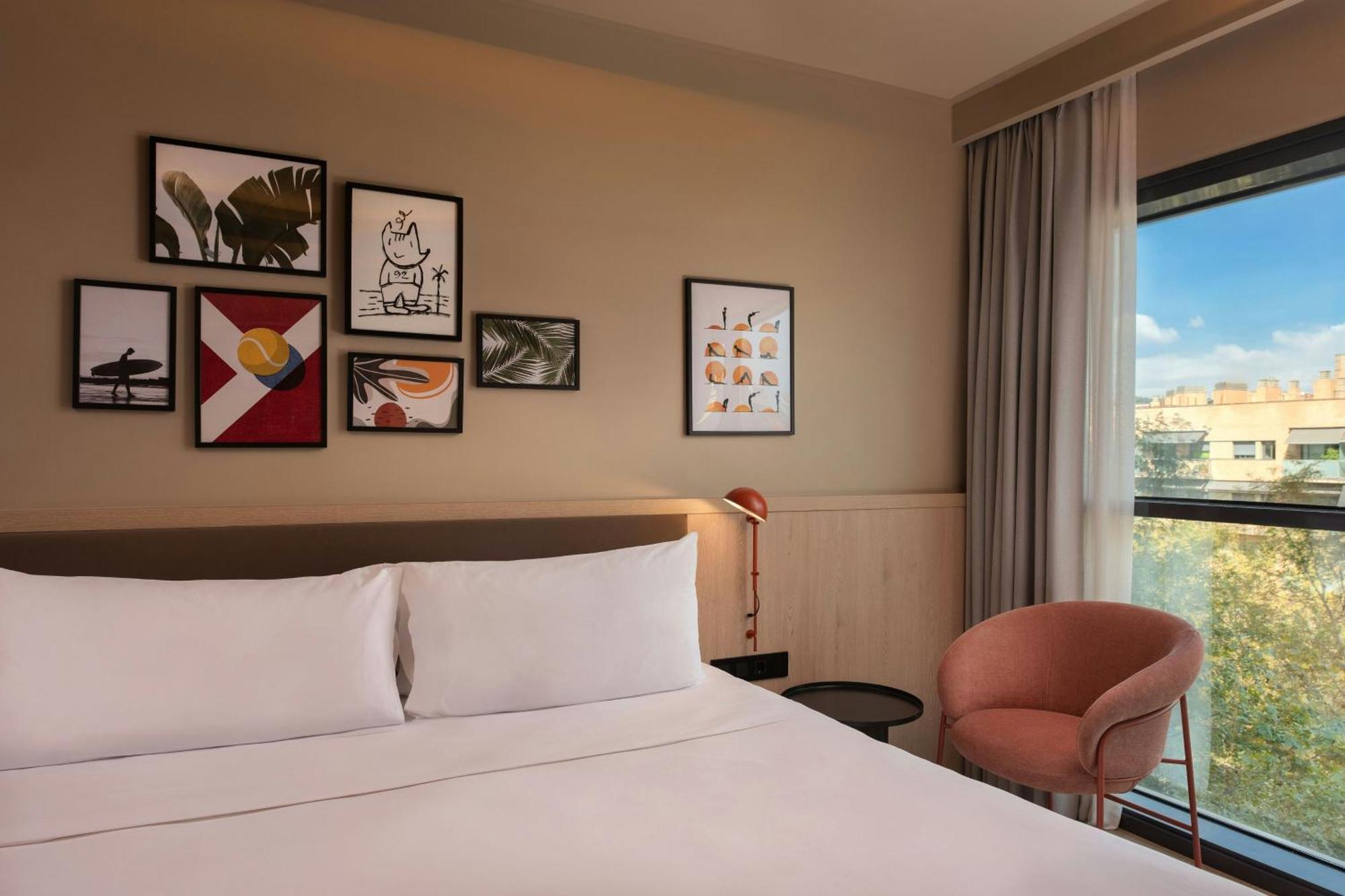 Preferred King Room with City View