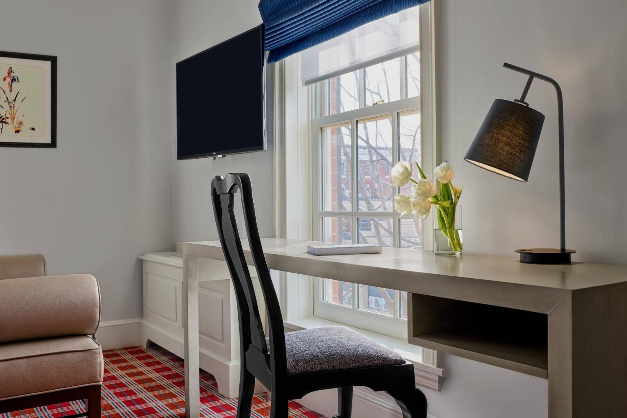 Editor's Queen, Guest room, 1 Queen, Corner room, High floor