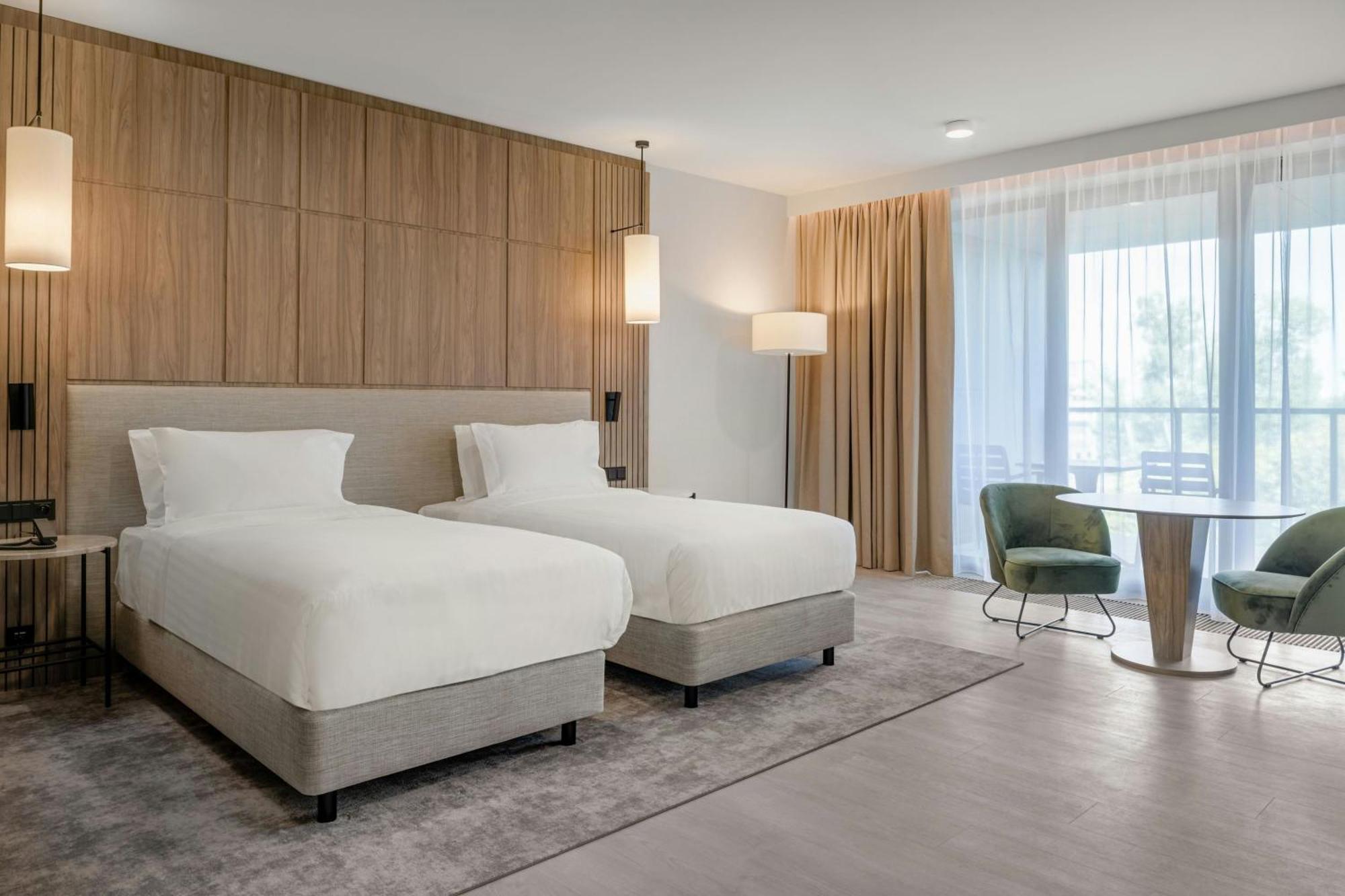 Standard Twin Room with Balcony