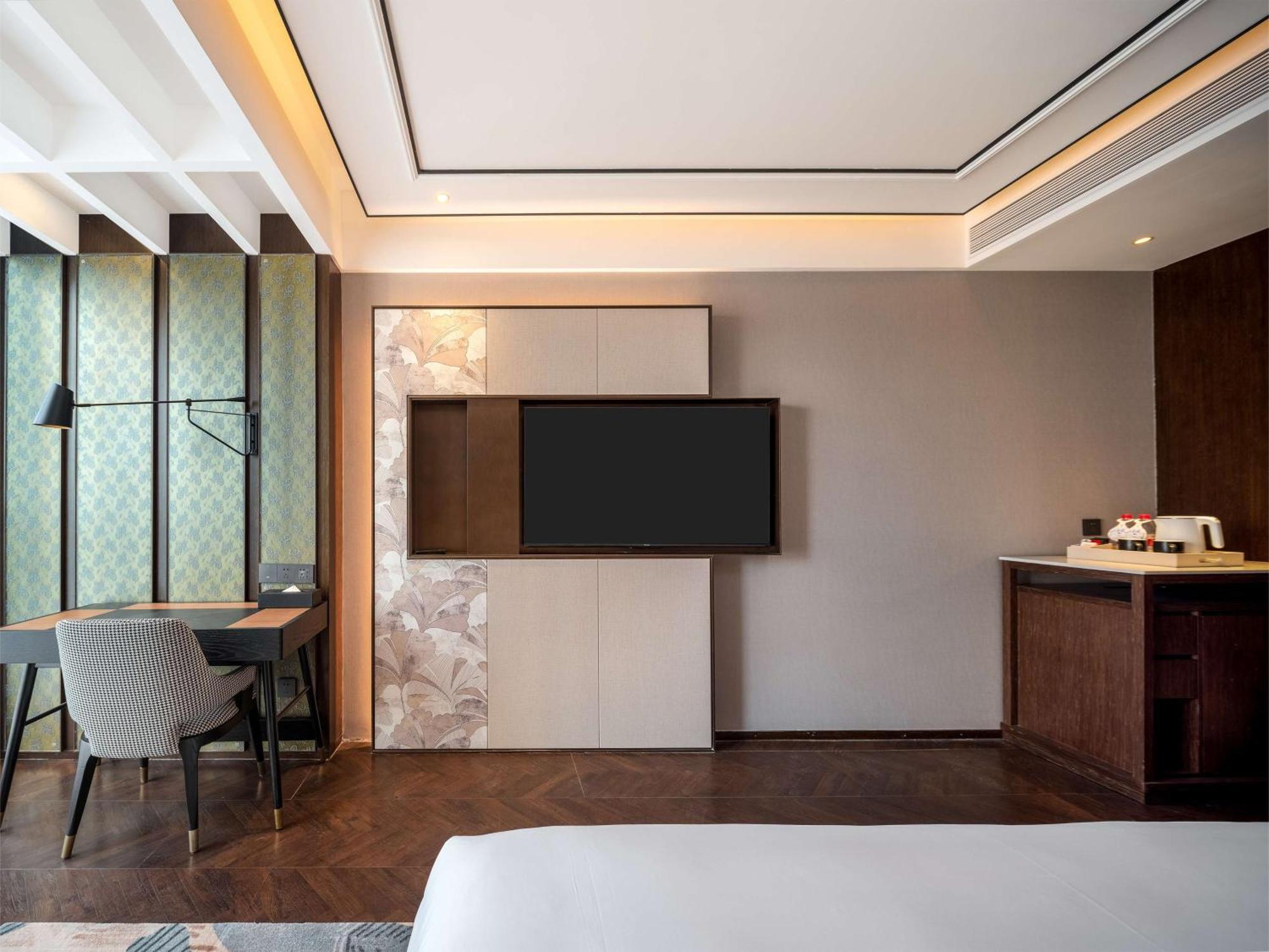 Deluxe King Room with Sofa Bed