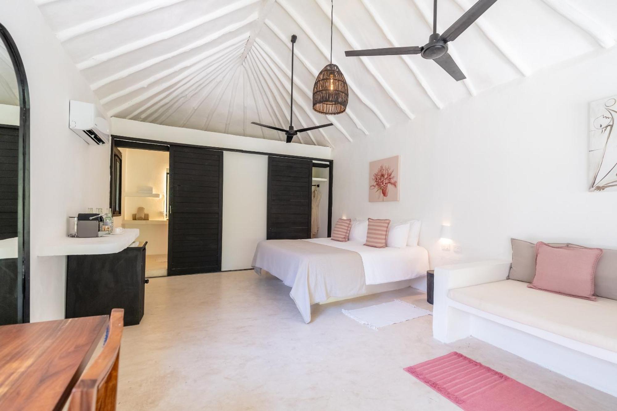 JUNGLE LOFT KING WITH TERRACE