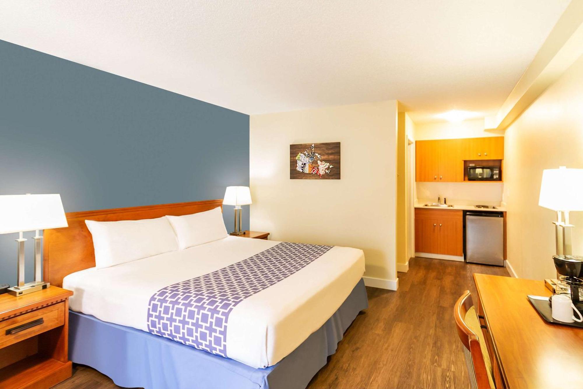 King Room with Sofa Bed
