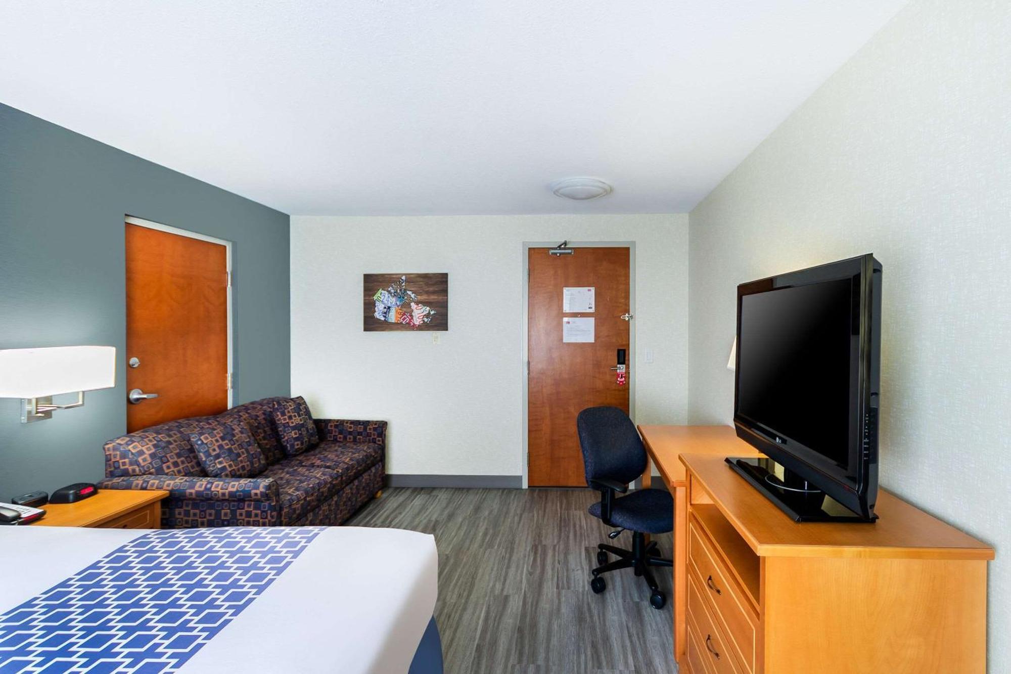 Standard King Room