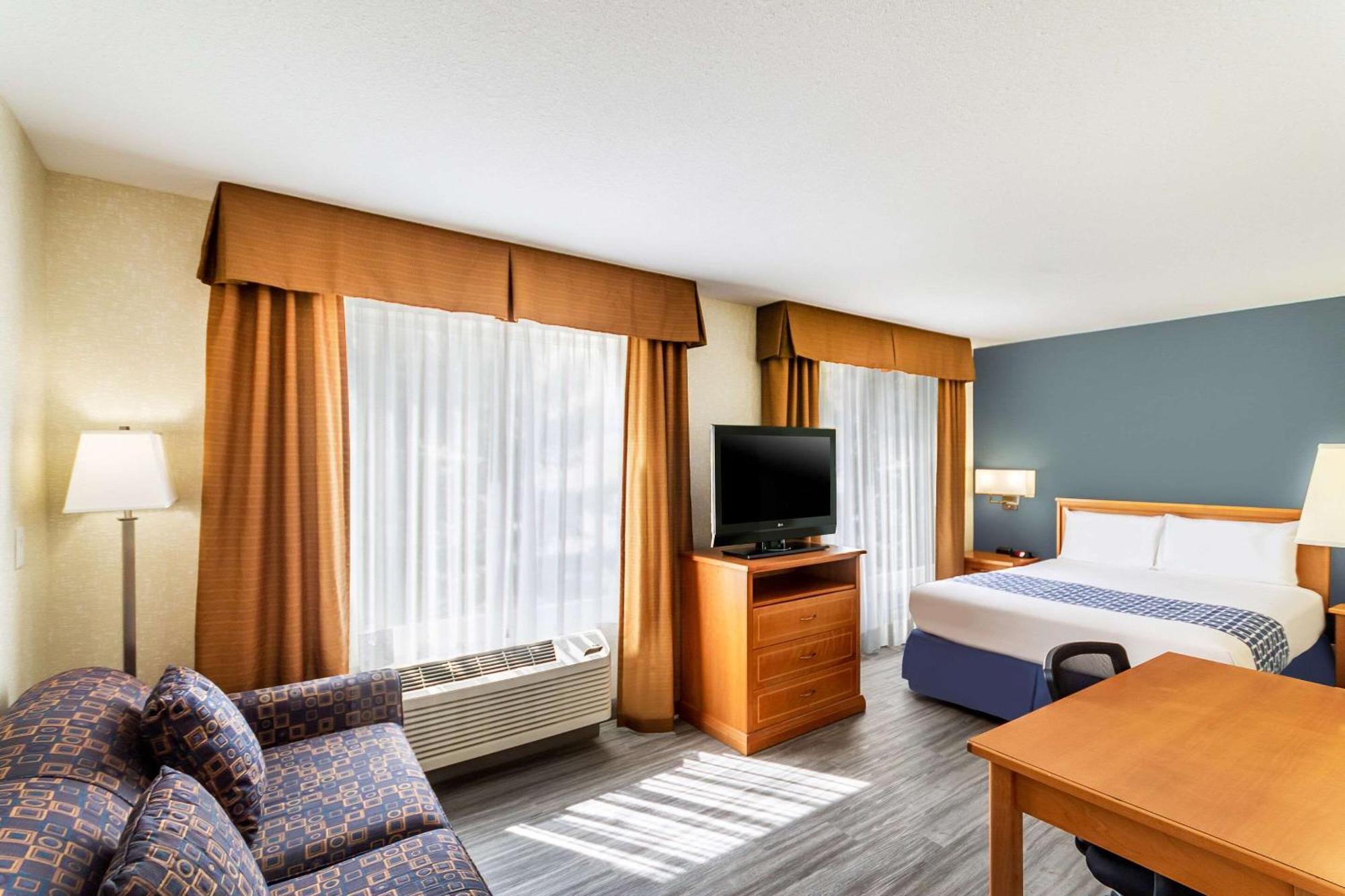 Queen Suite Sofa Bed Main Building