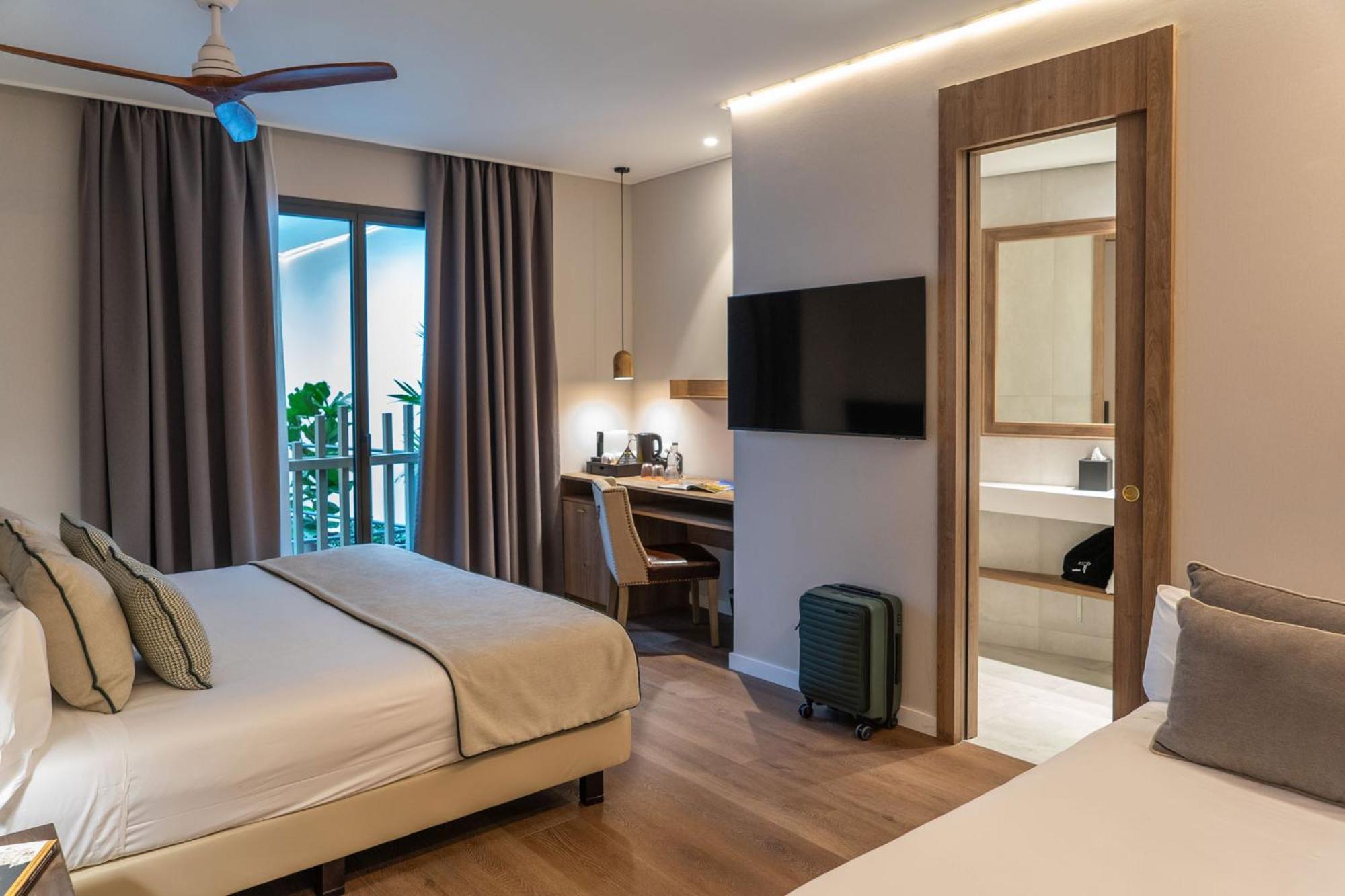 Triple Room