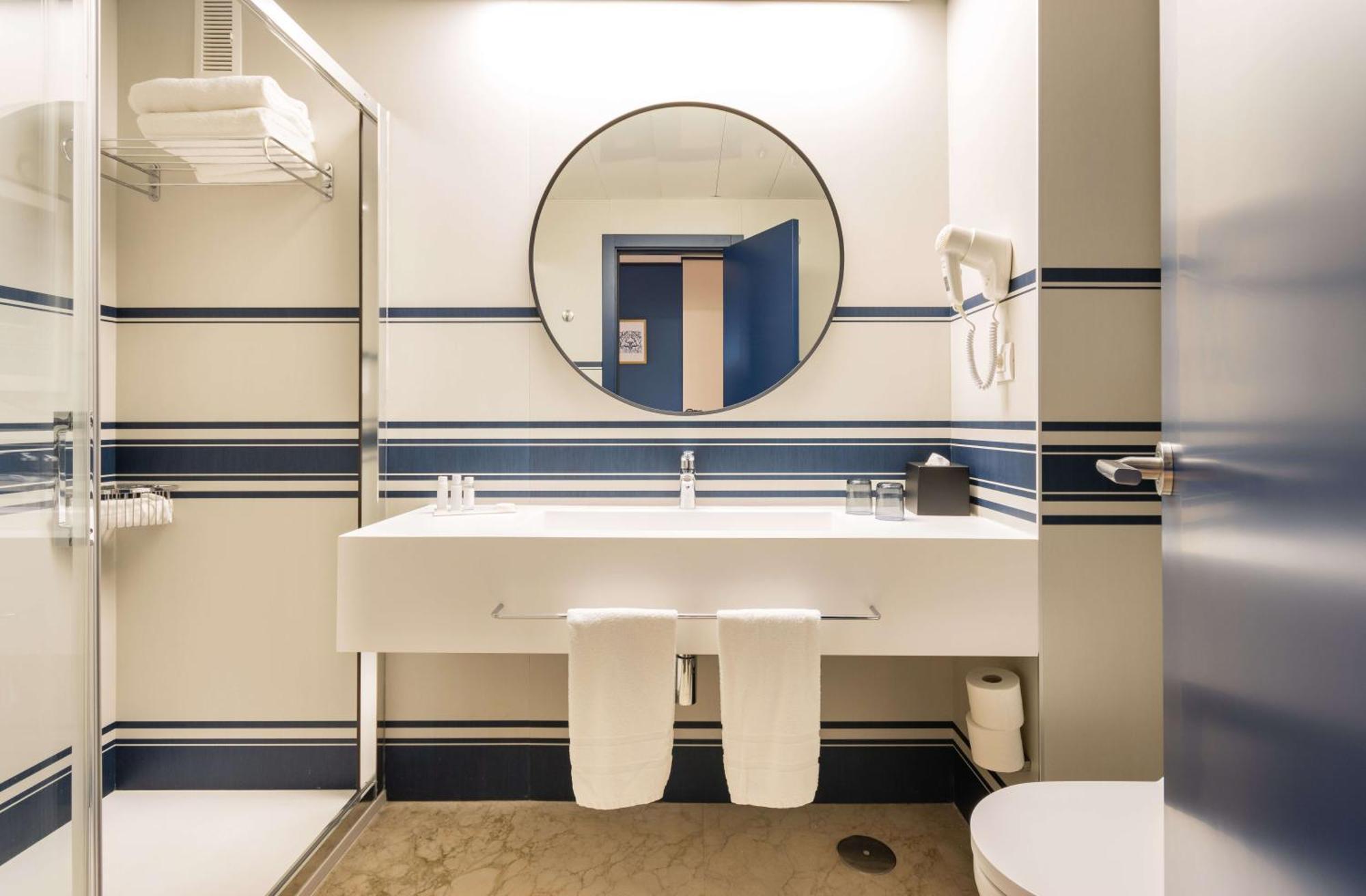 Deluxe Double or Twin Room with Sea View