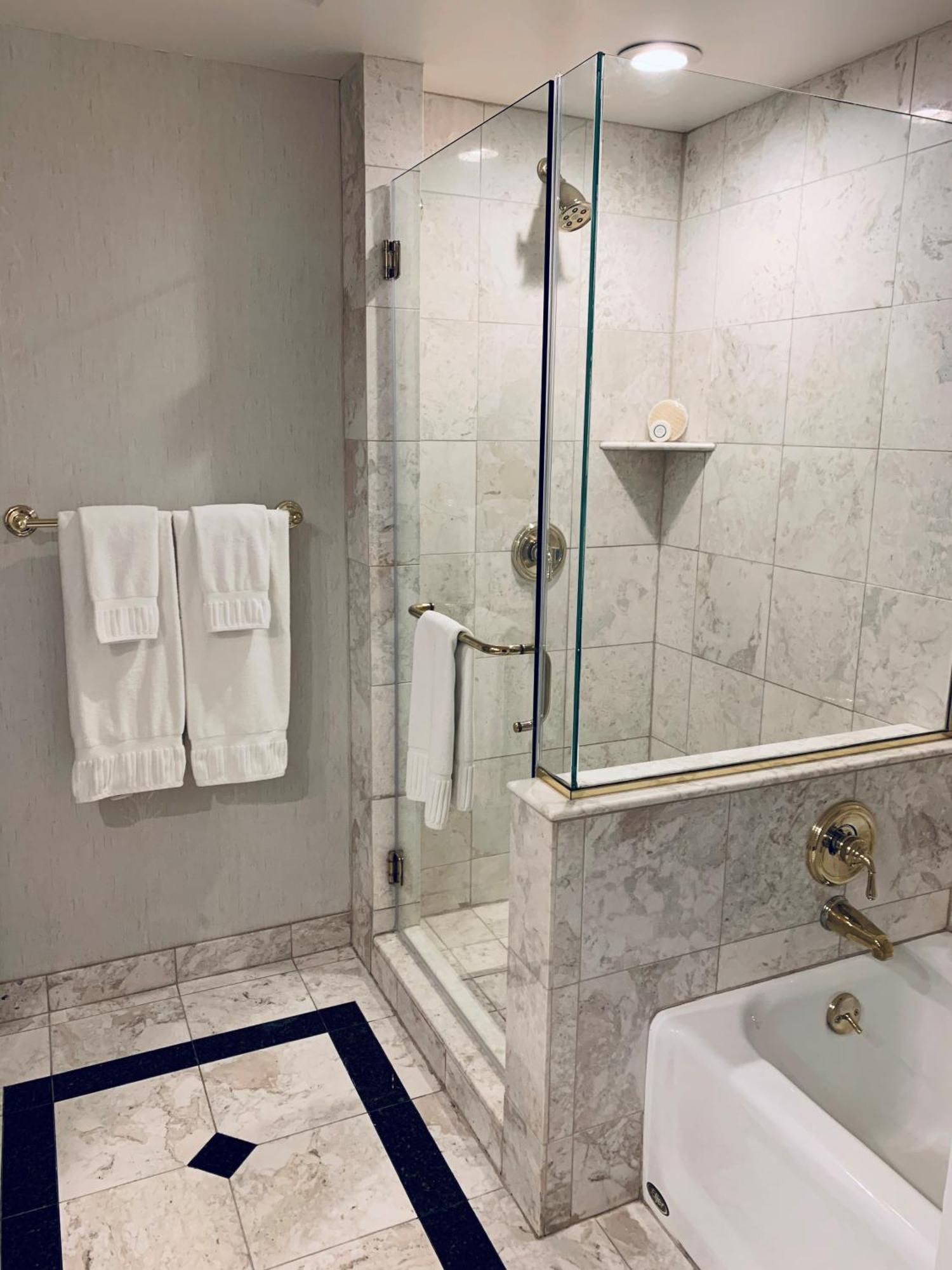 Luxury King Room