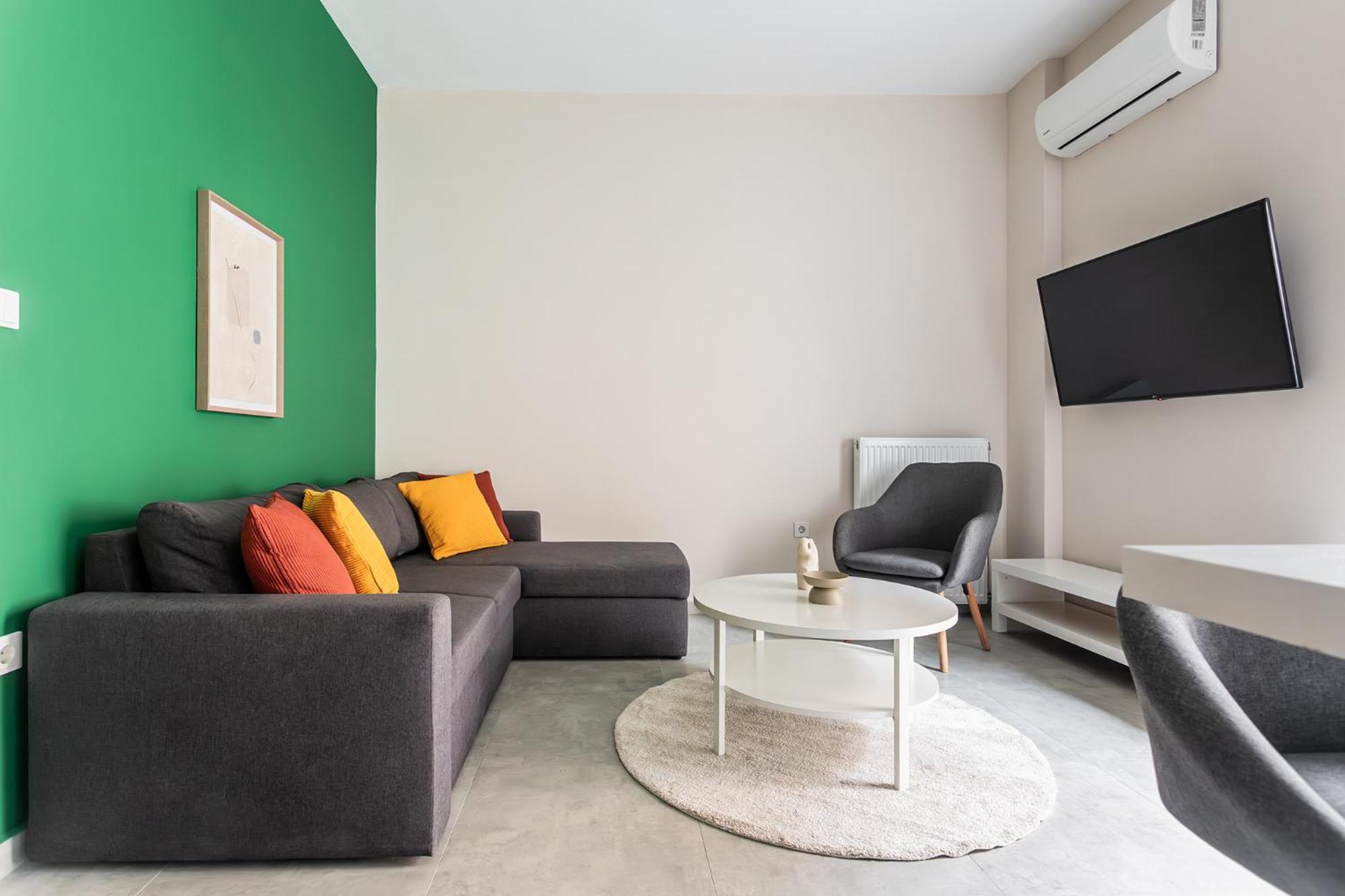 One-Bedroom Apartment with Balcony