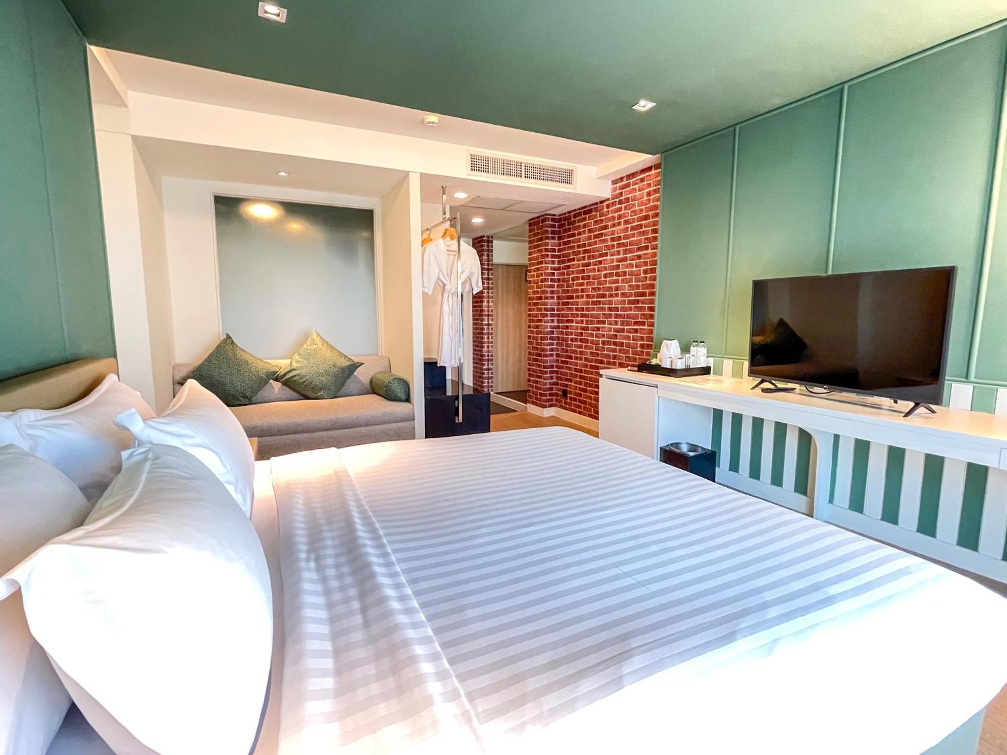 Happy Room Double Bed