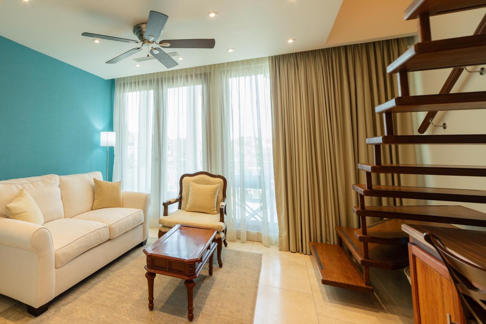 King Suite with Balcony GS-2