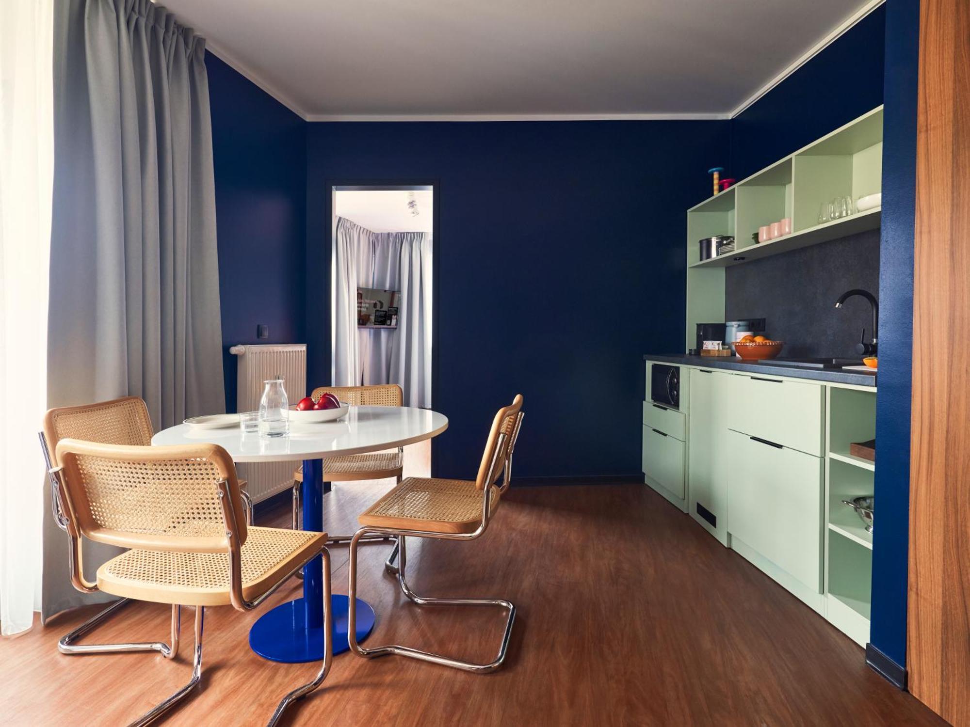1 Bedroom Apartment with Balcony and Sofa Bed