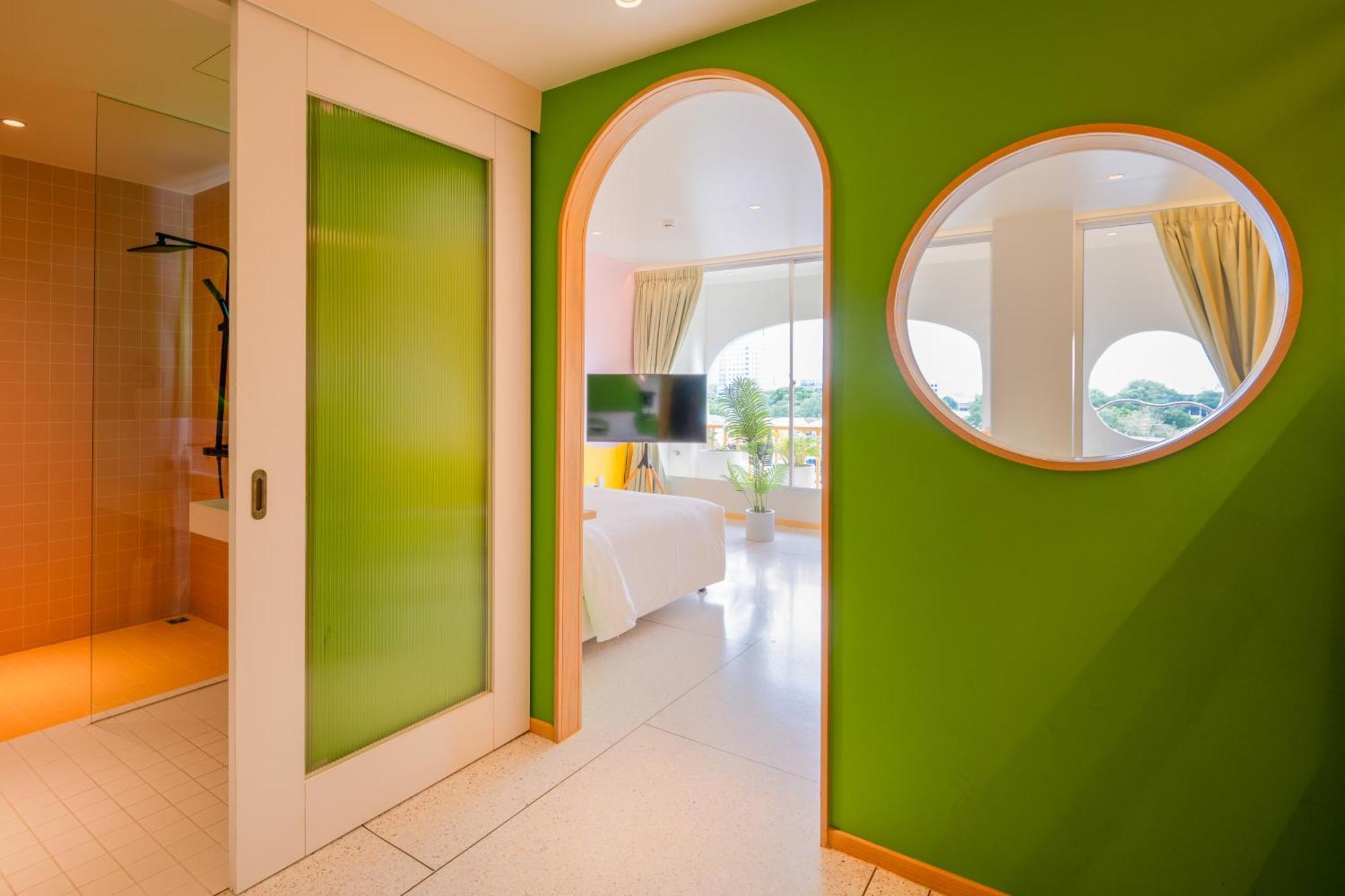 Deluxe Family Room