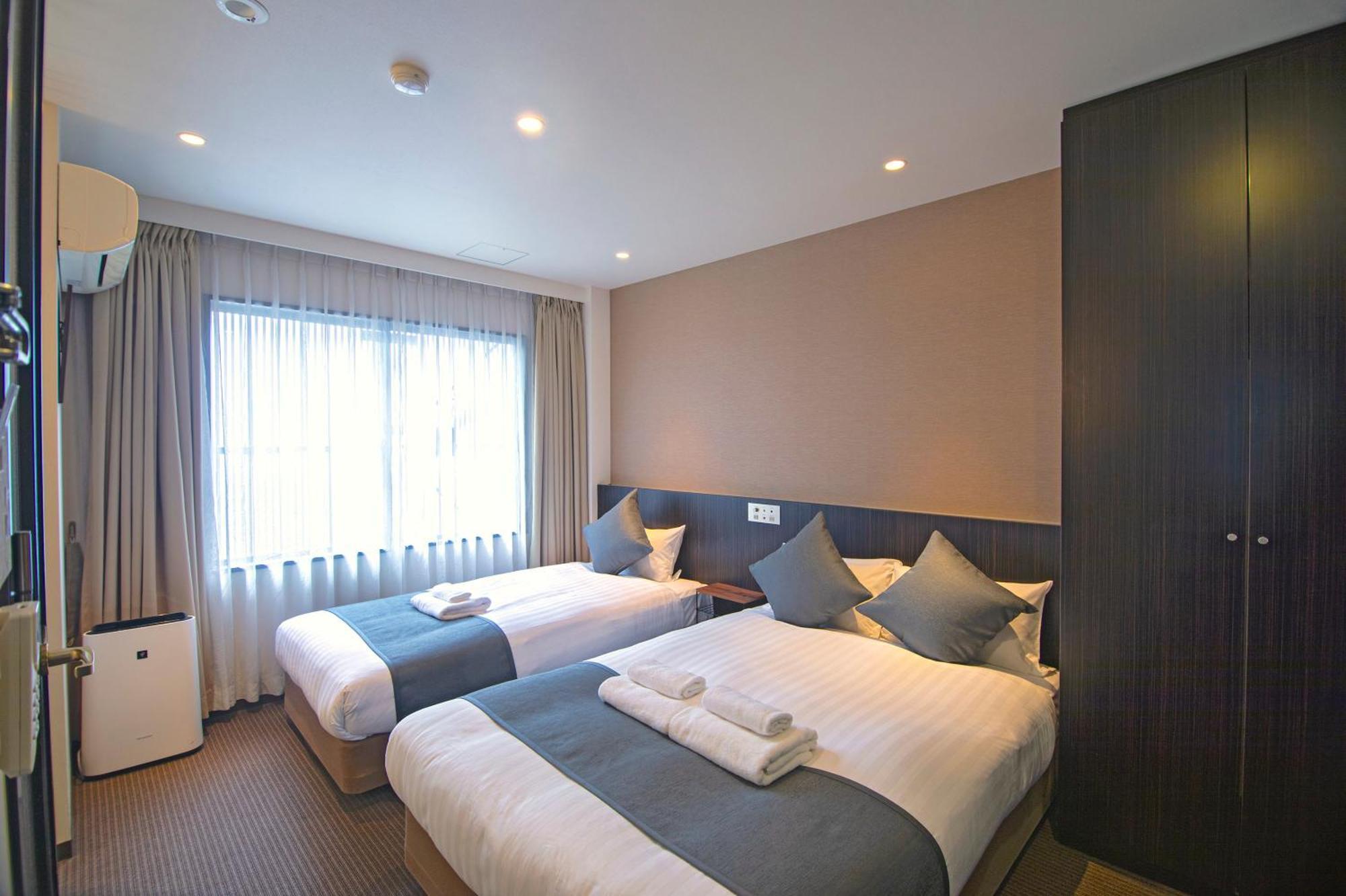 Superior Twin Room with City View