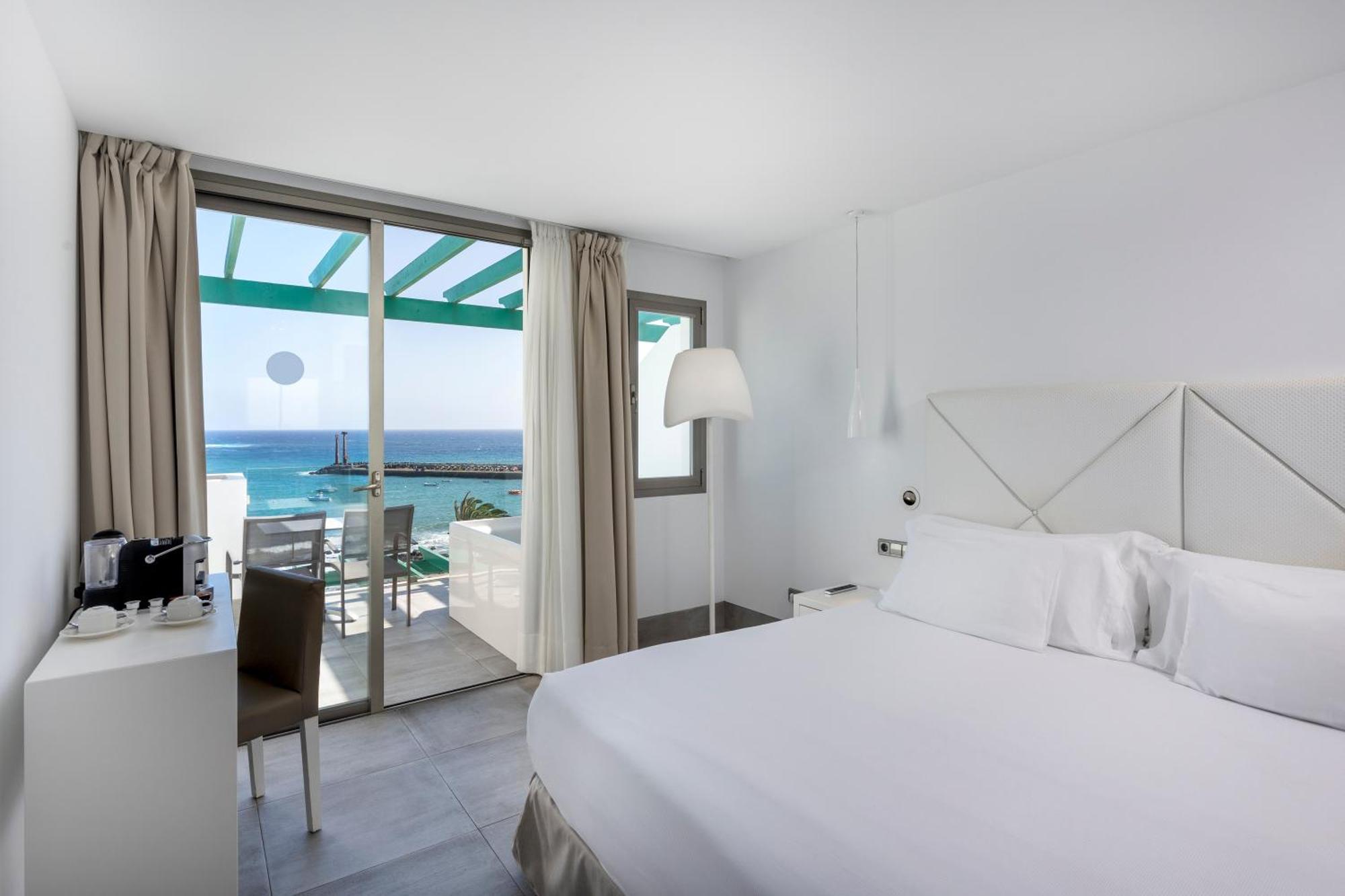 Deluxe Double or Twin Room with Sea View and Spa Bath