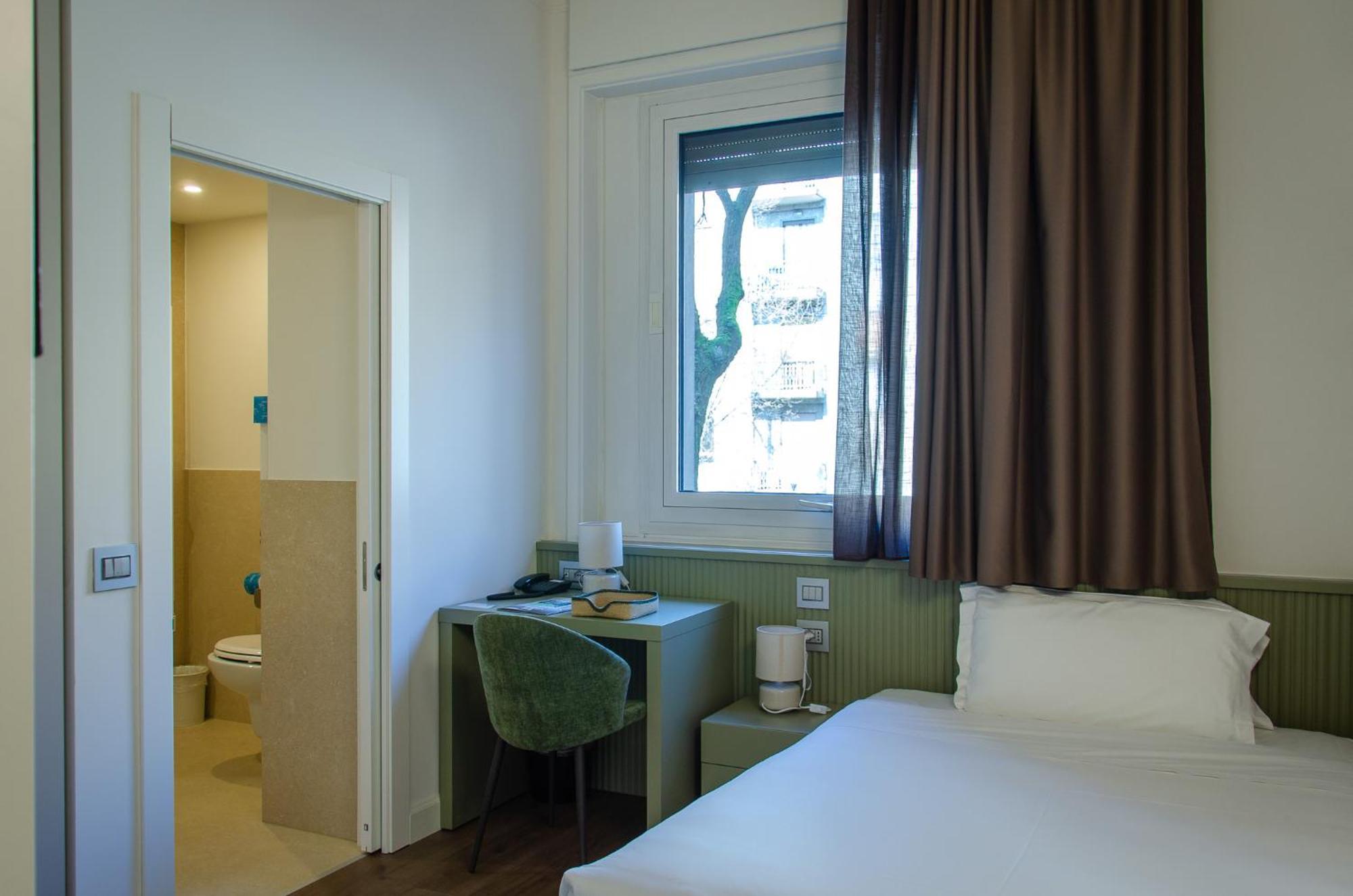 Queen Room