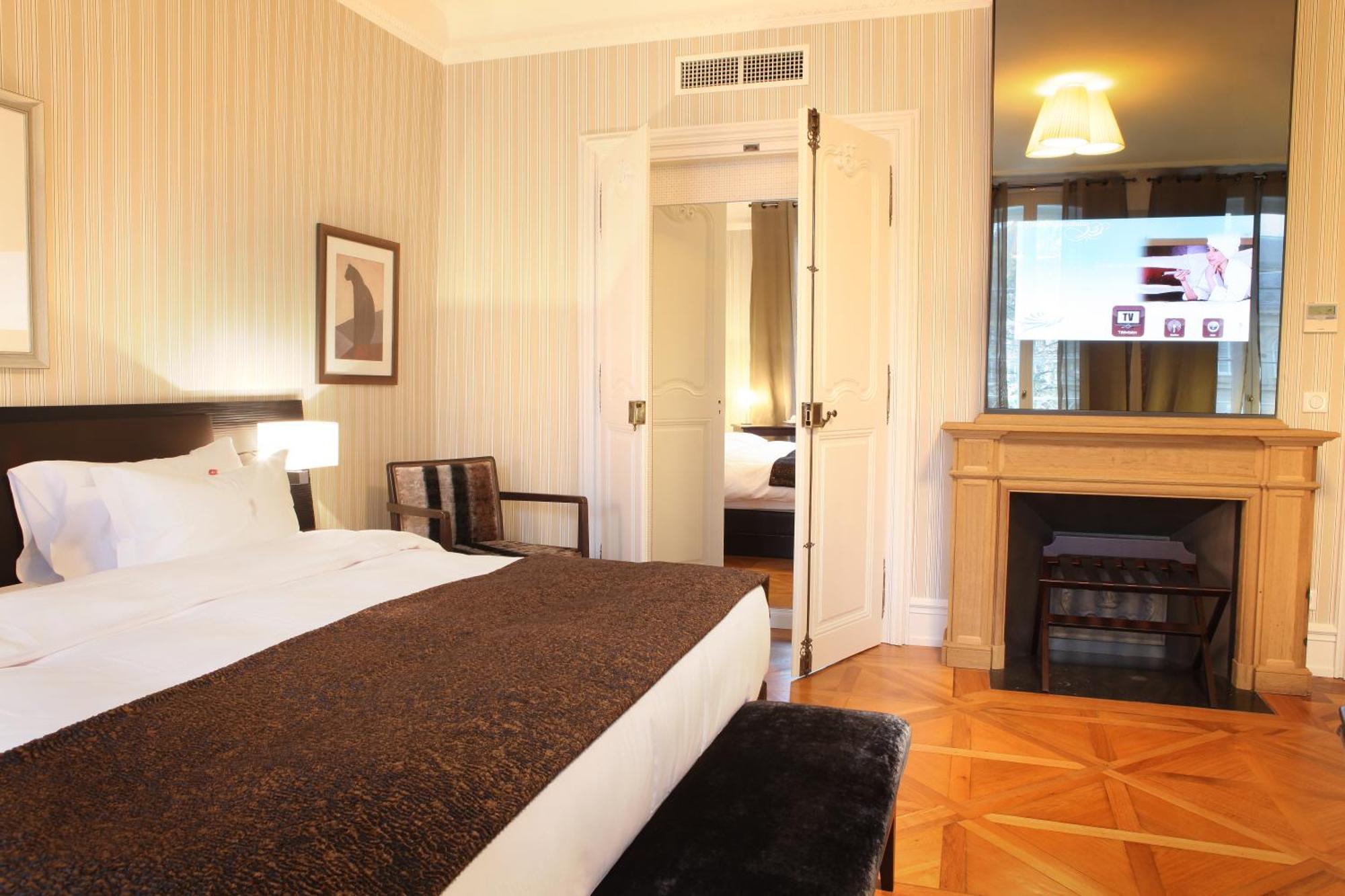 Deluxe King Suite