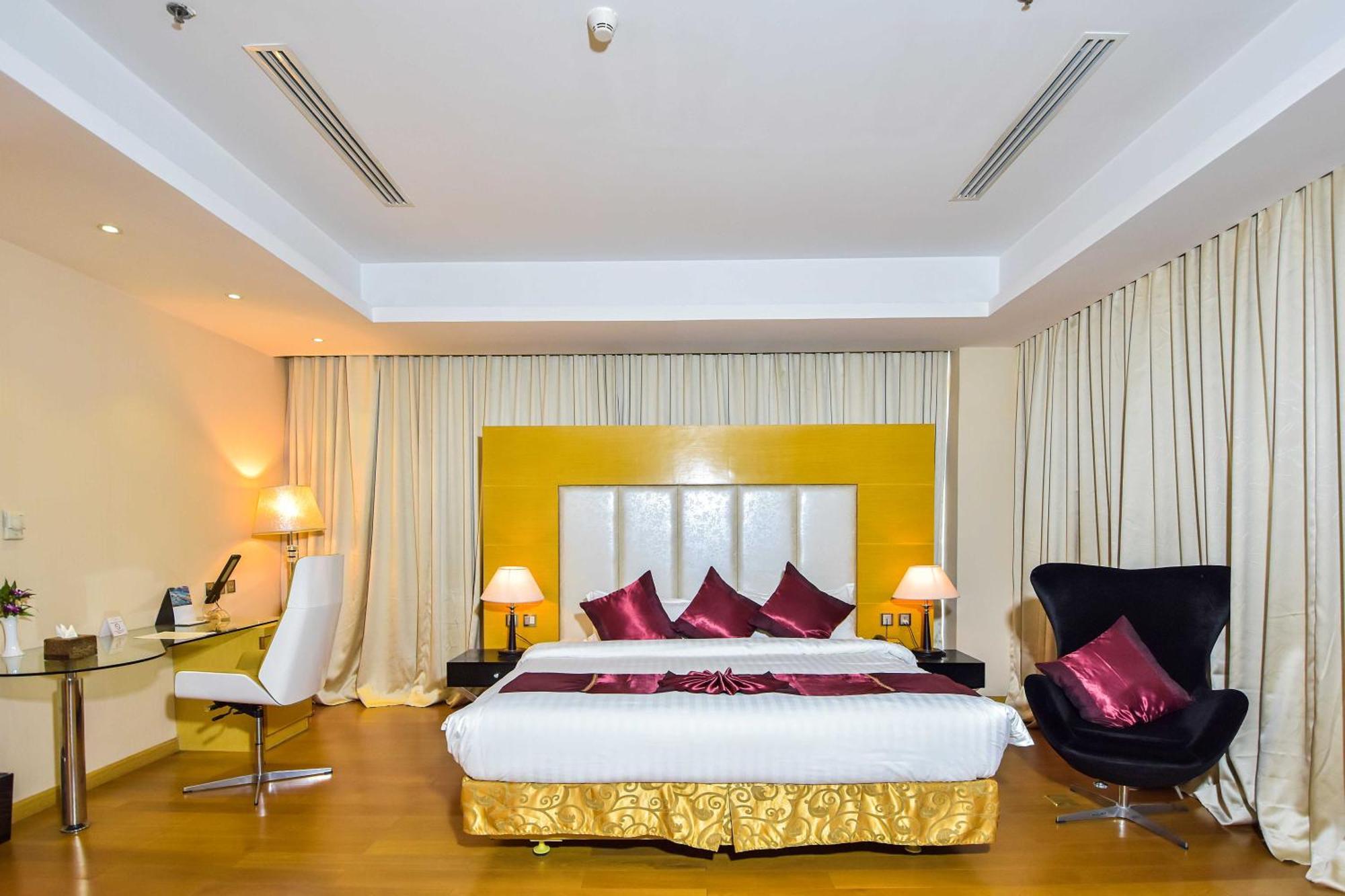 Executive Suite - Free Two Ways Airport Transfer