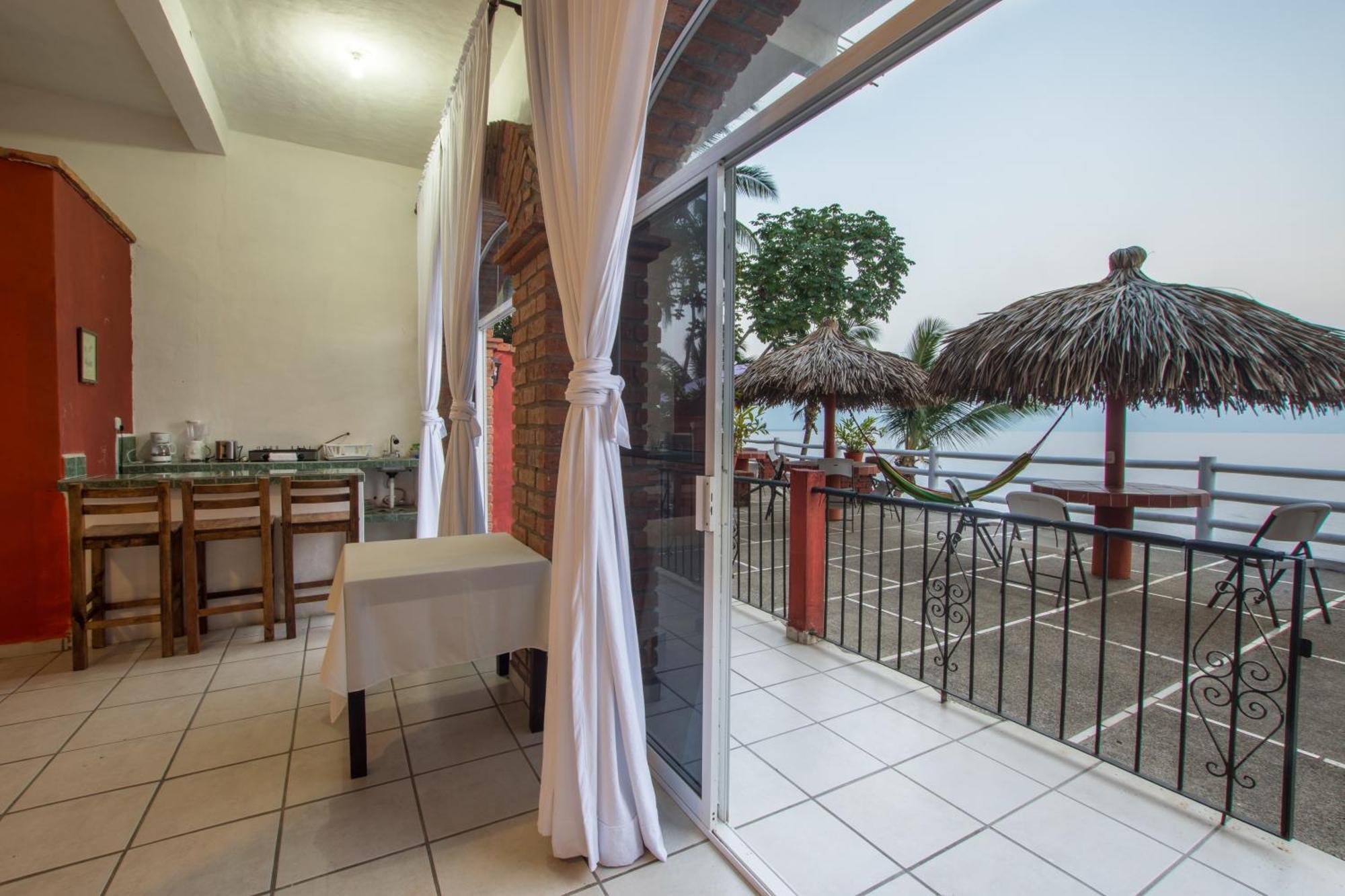 Standard Twin Room with Sea View