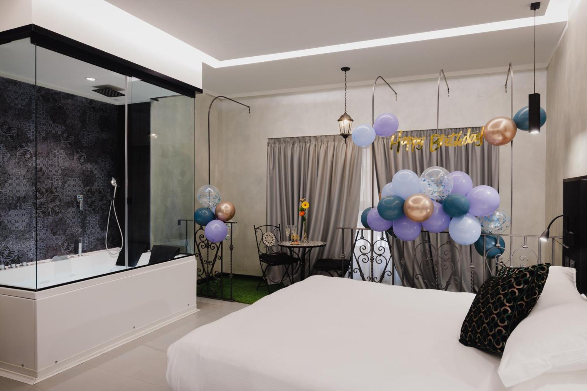 Suite with Spa Bath