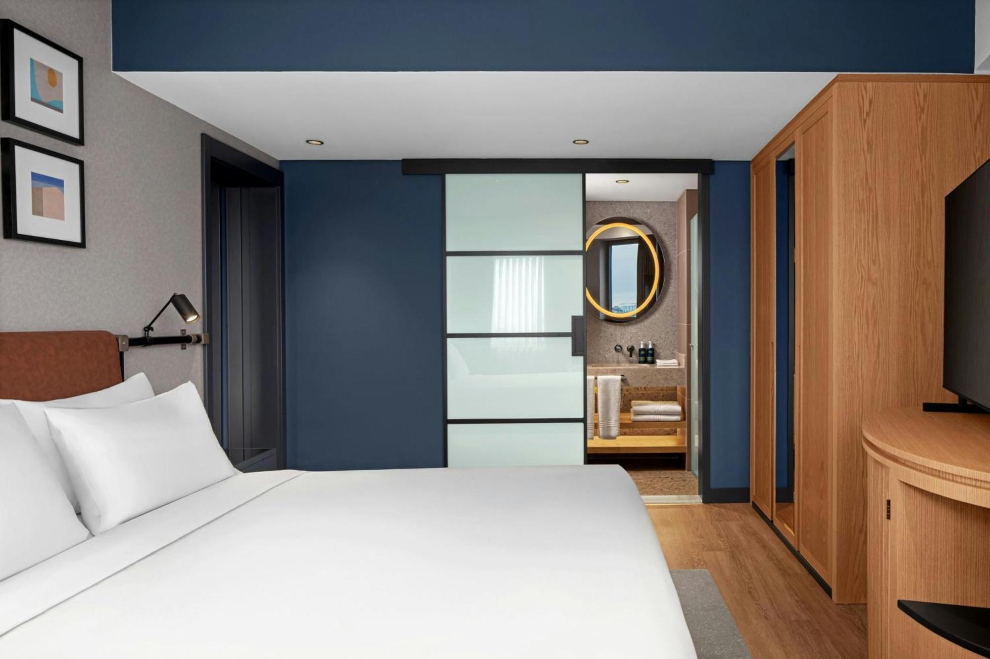 Premium King Suite with Sea View
