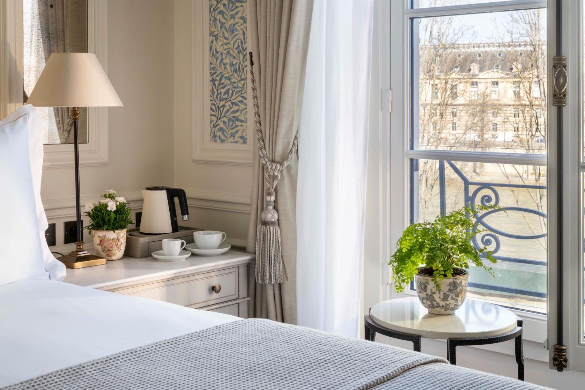 Two Classic Connecting Rooms Seine River View
