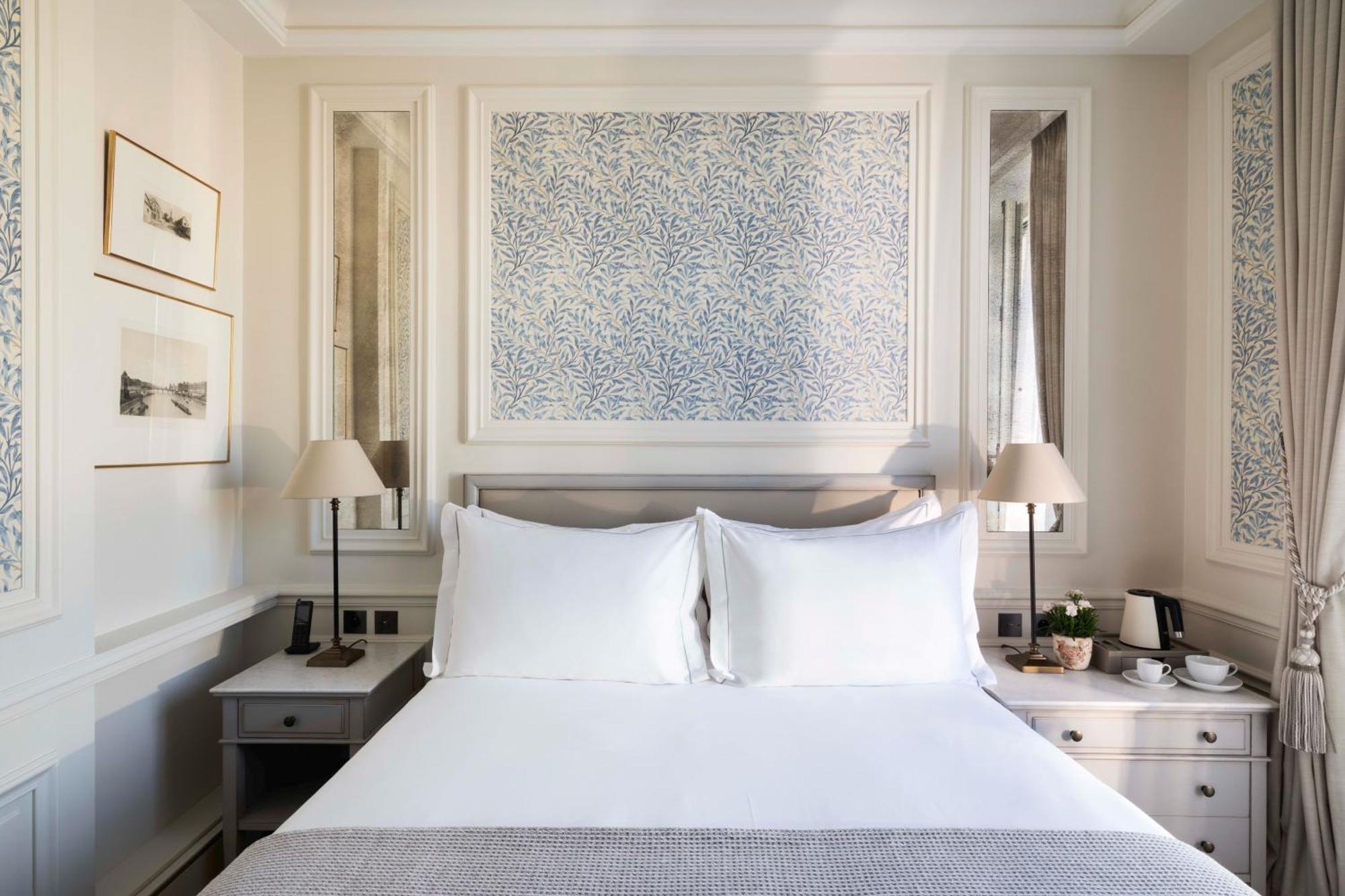 Two Classic Connecting Rooms Seine River View
