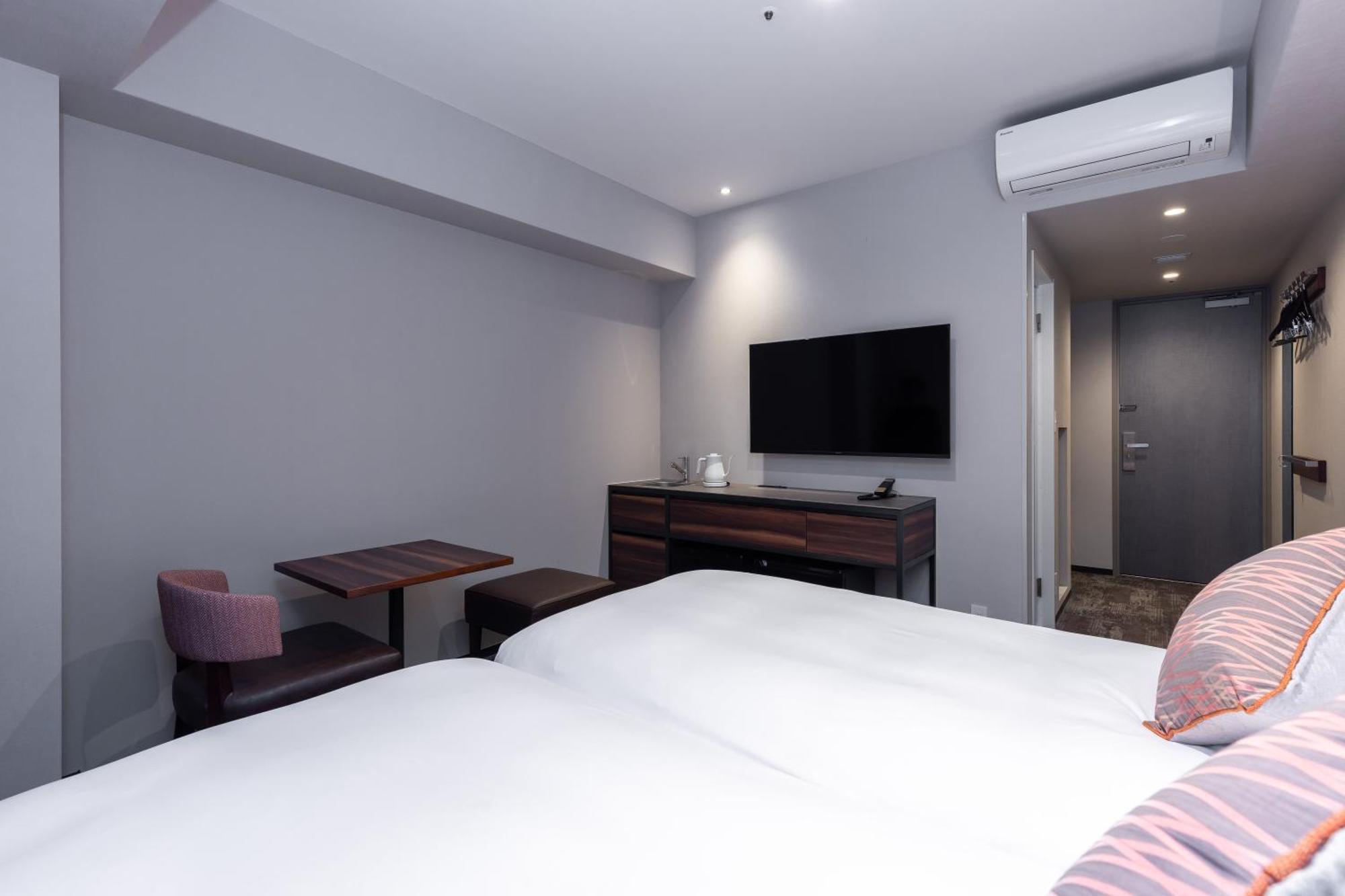 Superior Twin Room with Washing Machine