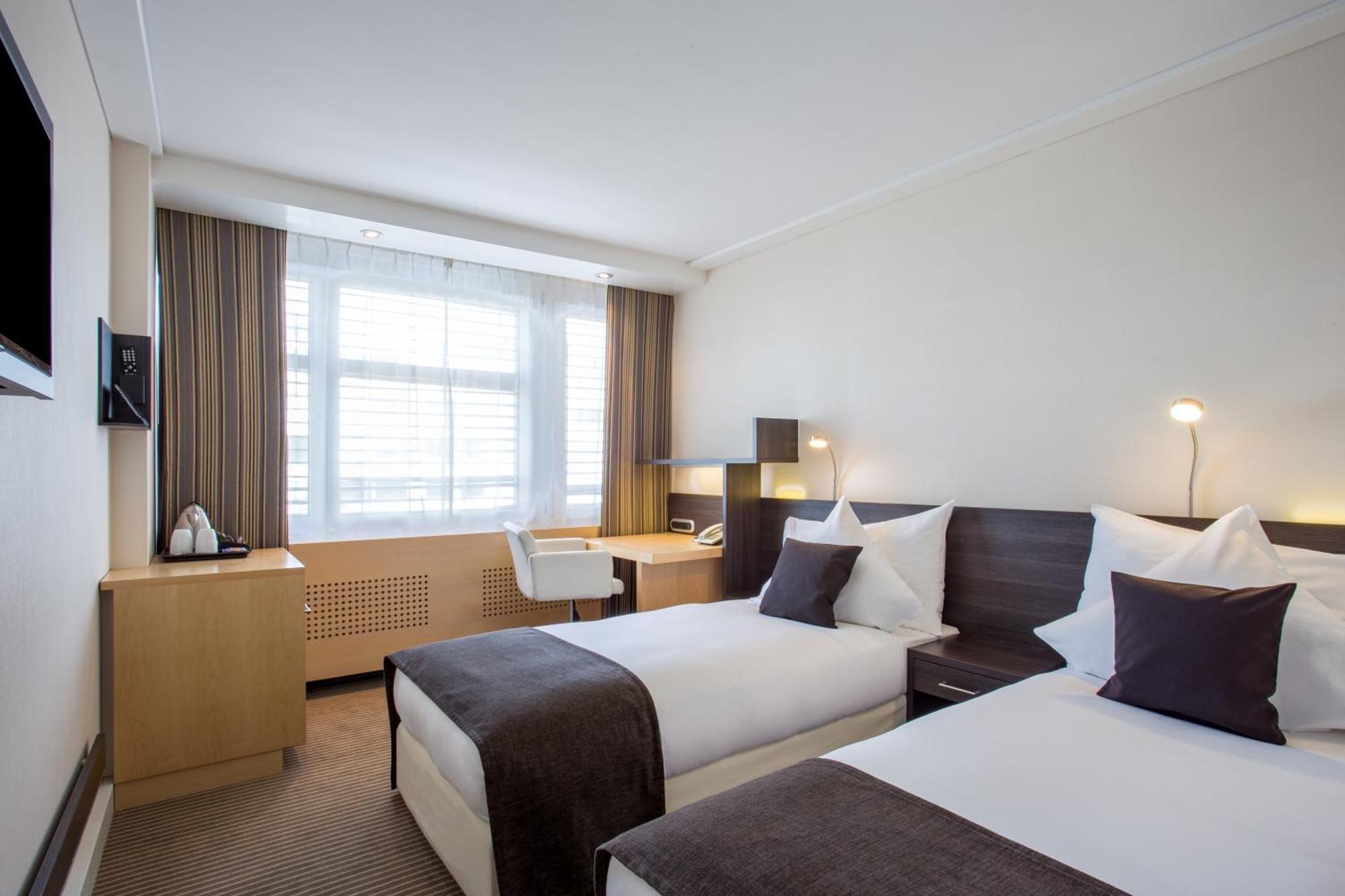 Standard Room with Two Single Beds