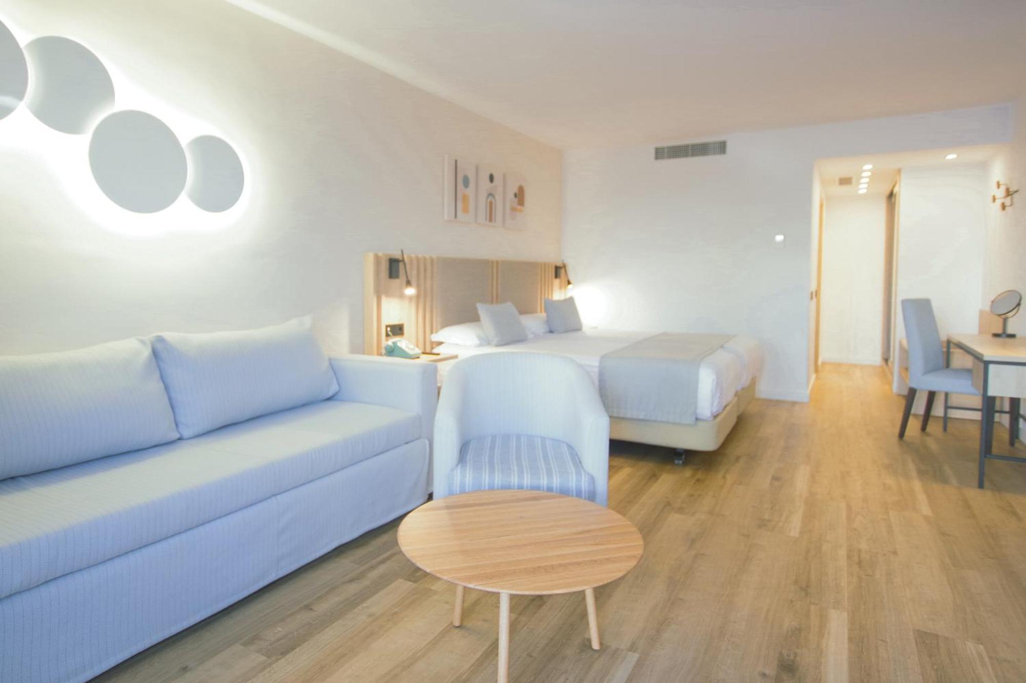 Triple Room with Sea View