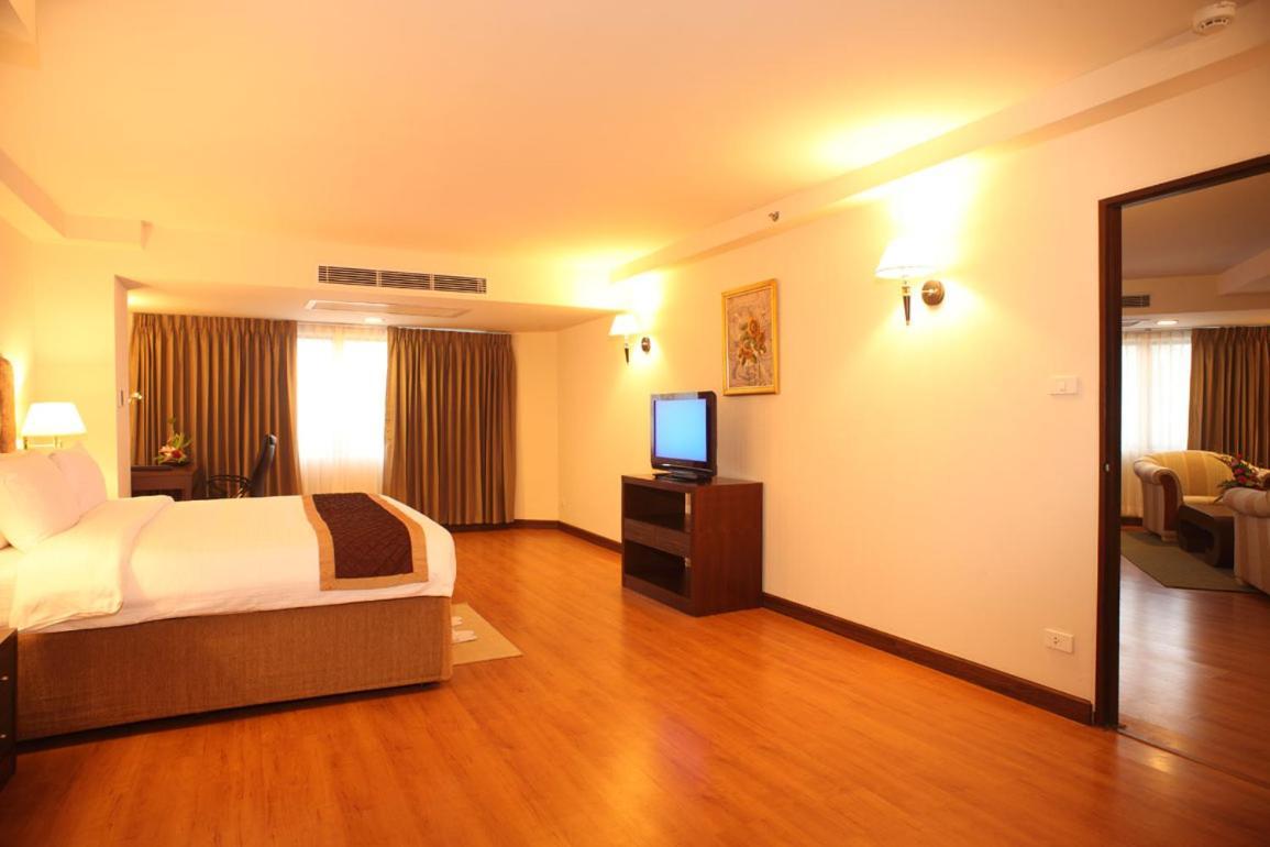 Executive Suite